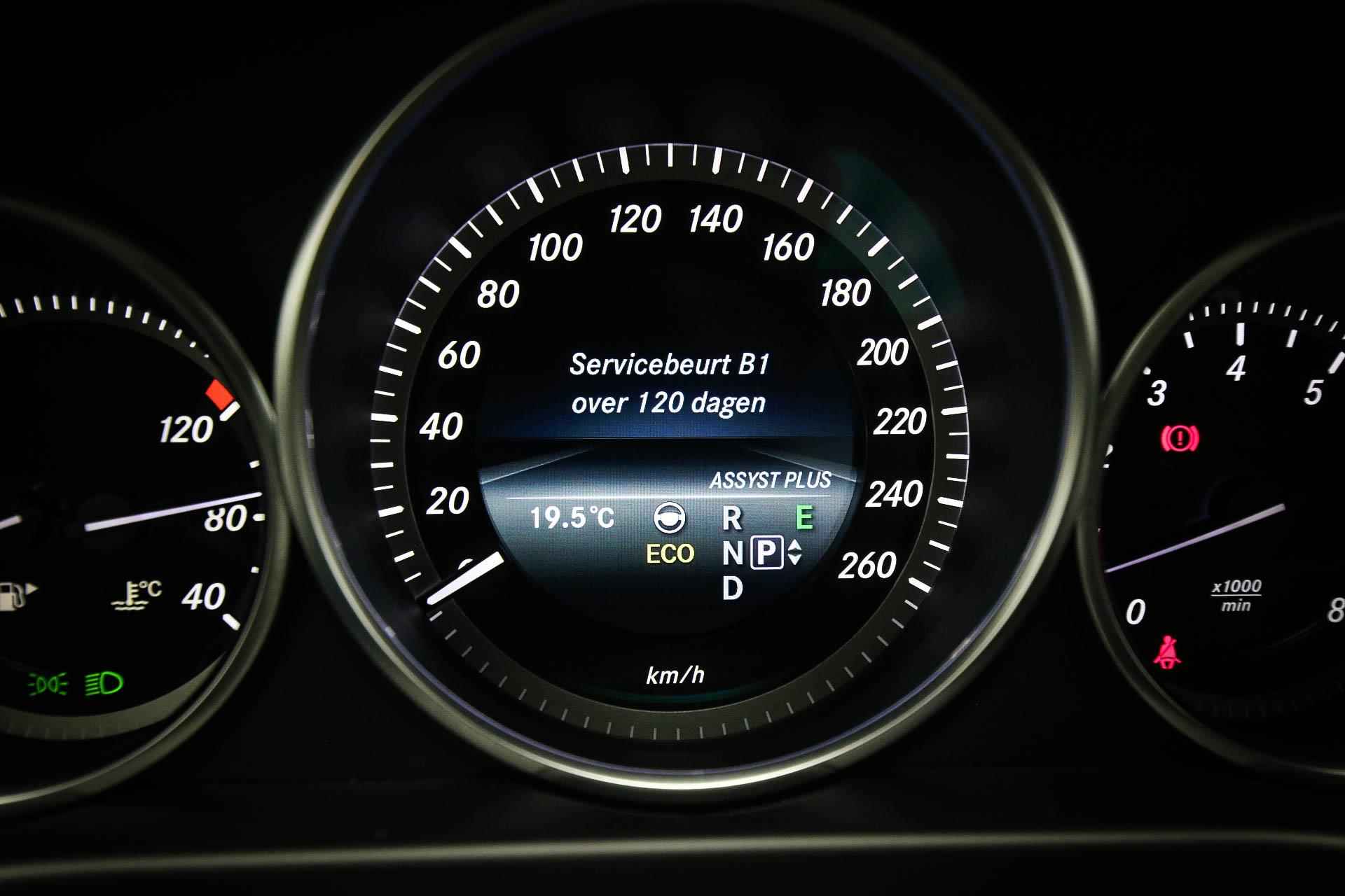 Mercedes-Benz E-klasse 200 Edition Sport | CLIMA | HALF LEDER | CRUISE | NAVI | PDC | TREKHAAK | 18" - 35/55