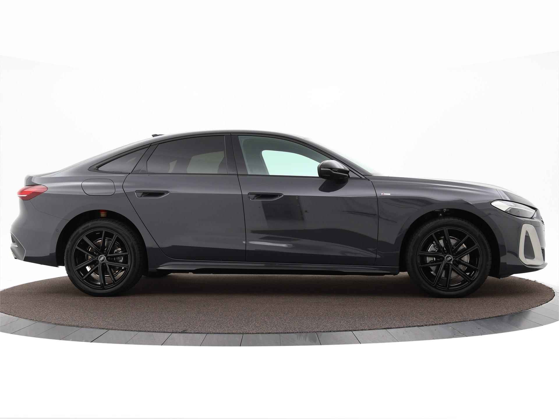 Audi A5 Limousine edition one (B10) 35 TFSI 150 PK · Tech pakket · 360 camera's · - 26/40