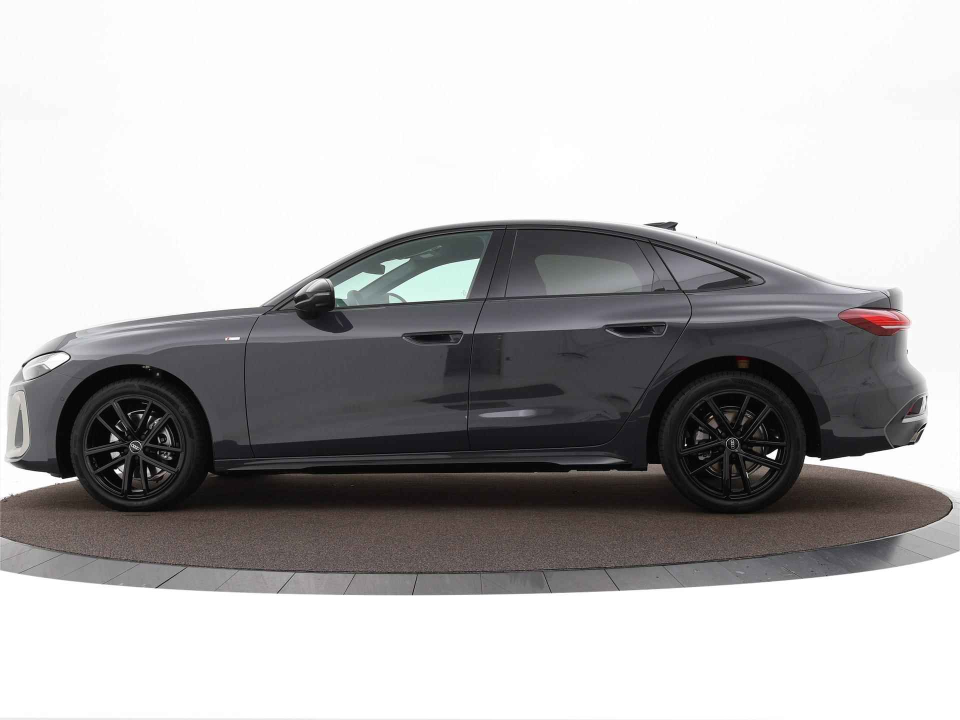 Audi A5 Limousine edition one (B10) 35 TFSI 150 PK · Tech pakket · 360 camera's · - 29/40