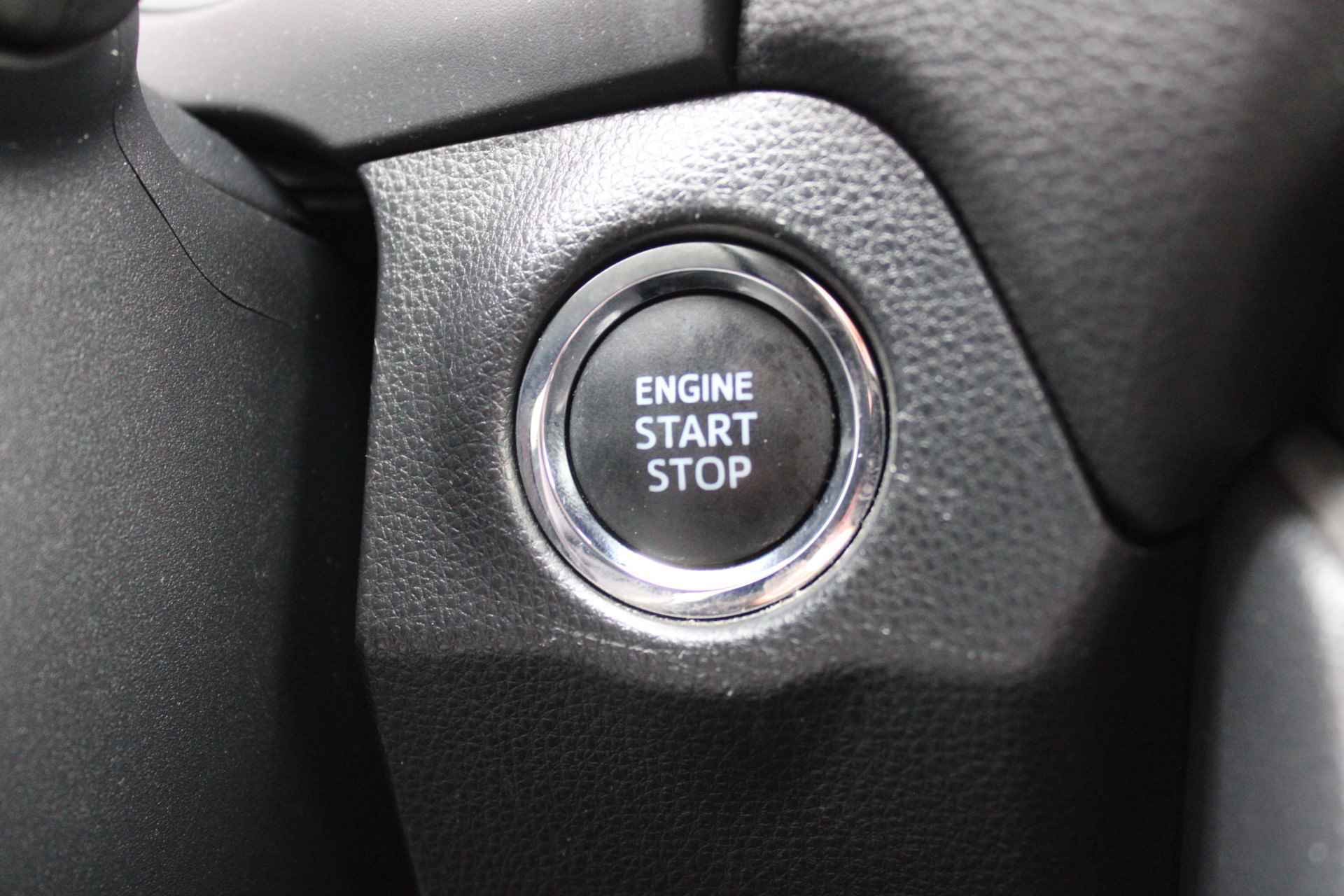 Toyota RAV4 2.0 VVT-iE Active | PDC | Adap. Cruise | Camera | 17" LM | Winterset | - 17/31