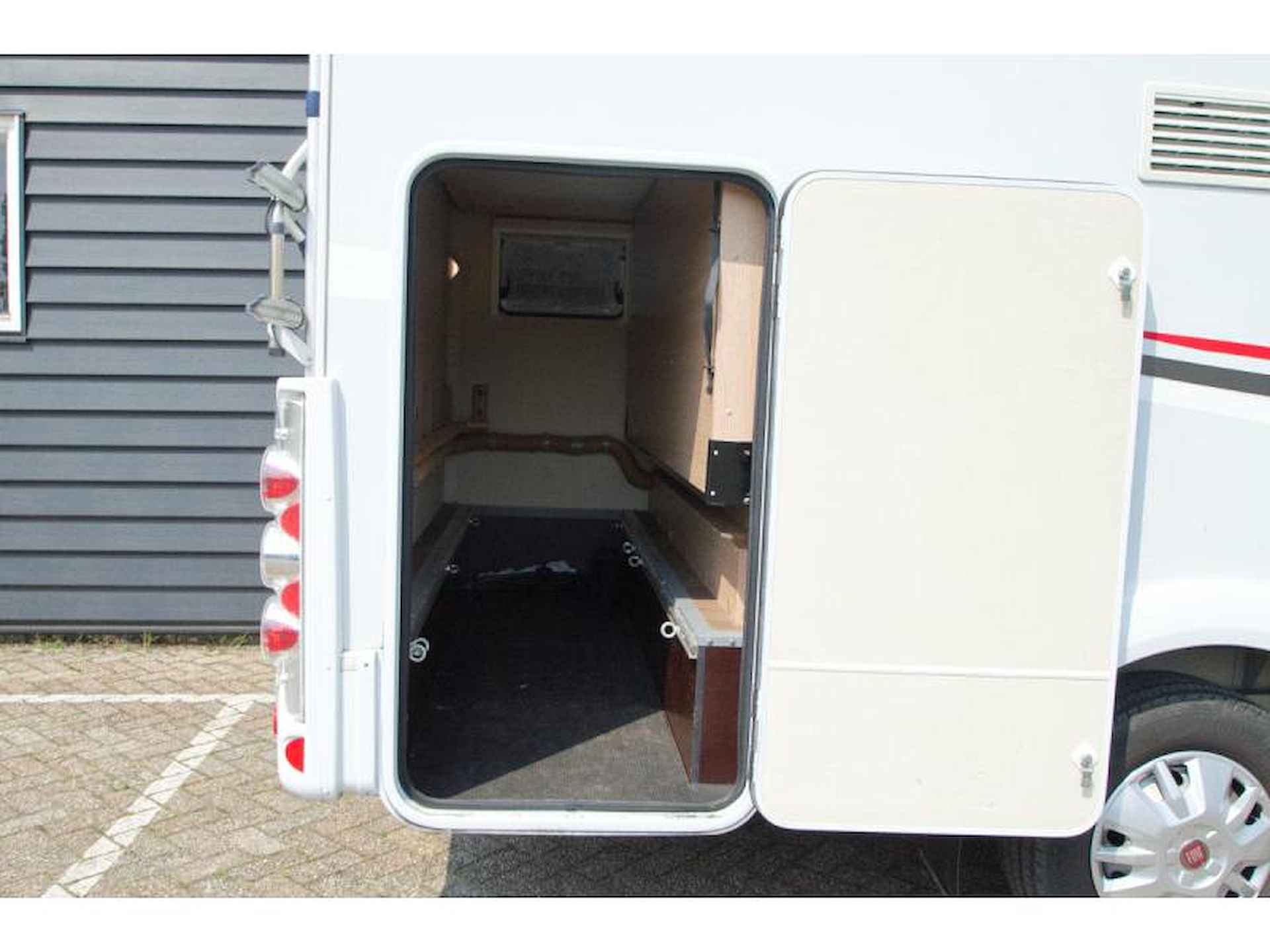 Sunlight A68  alkoof voor 6 person - 9/23