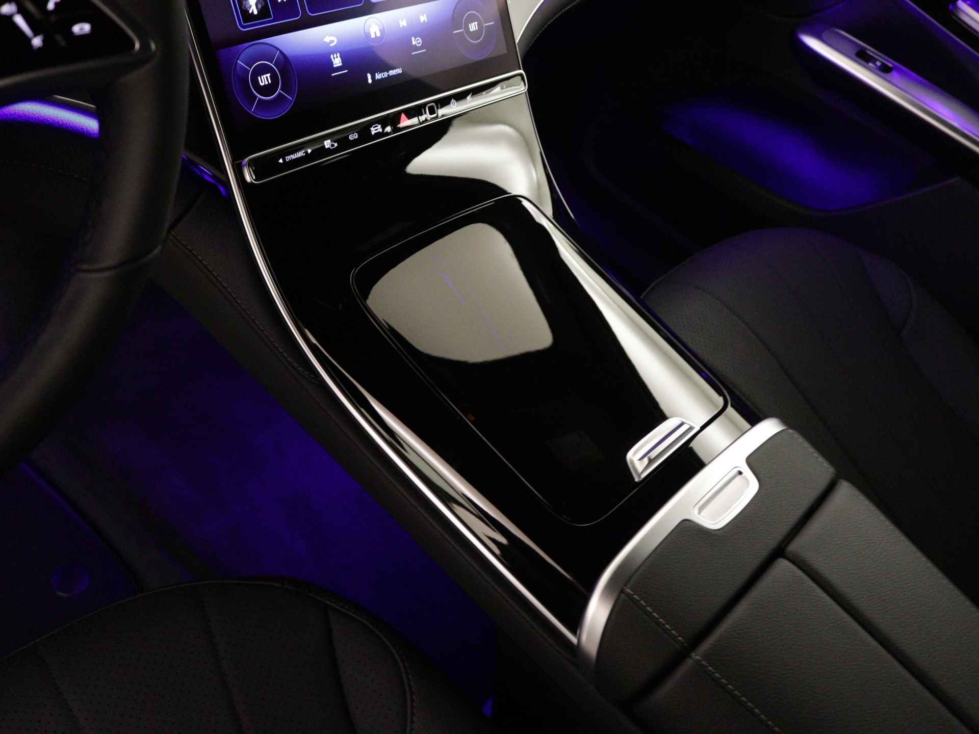 Mercedes-Benz EQE SUV 350+ Business Edition 96 kWh | Trekhaak | Parkeerpakket met achteruitcamera | Memorypakket | Spiegelpakket | Assistentiepakket | Verwarmde stoelen vooraan | Dodehoekassistent | - 23/37