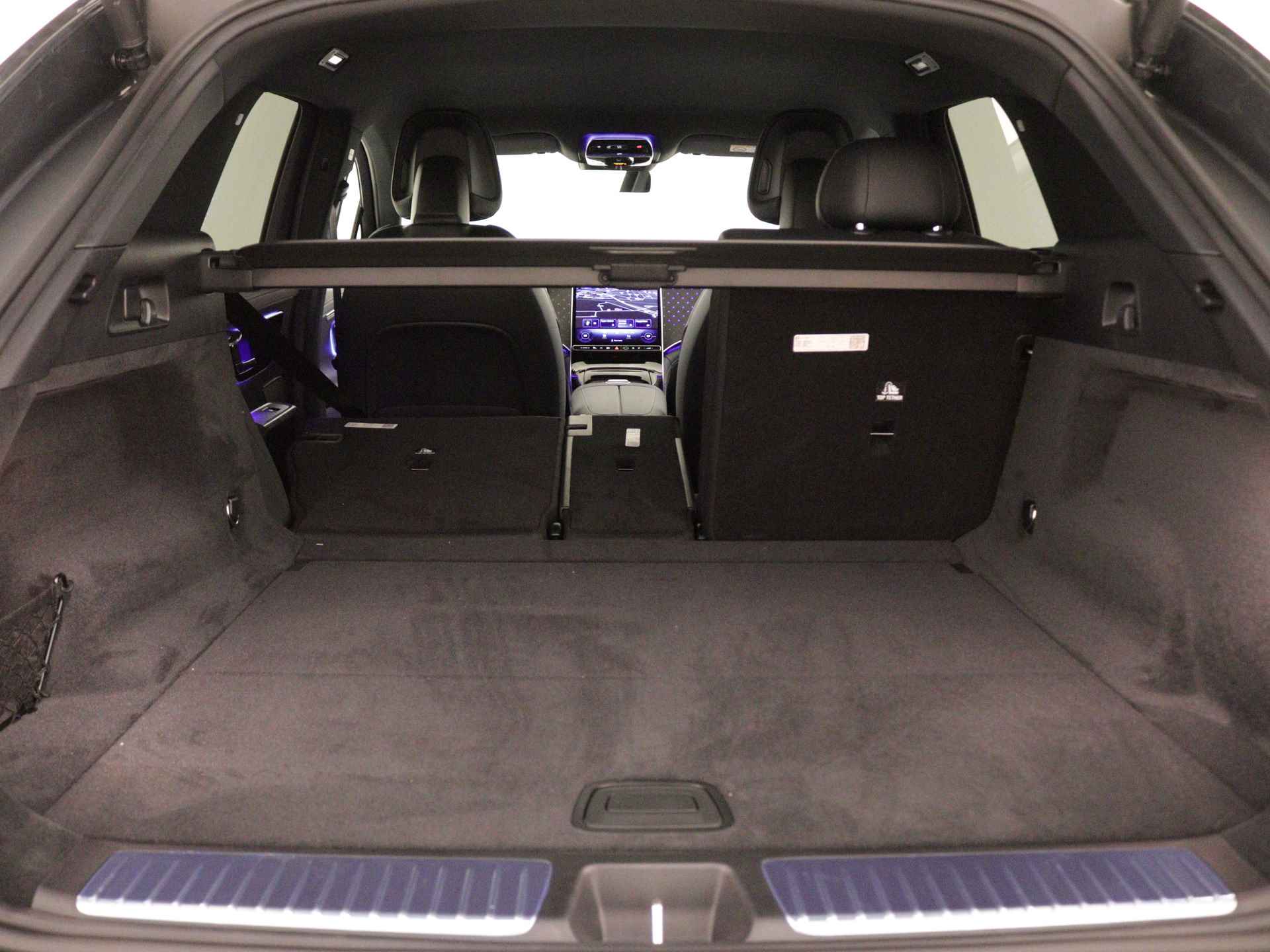 Mercedes-Benz EQE SUV 350+ Business Edition 96 kWh | Trekhaak | Parkeerpakket met achteruitcamera | Memorypakket | Spiegelpakket | Assistentiepakket | Verwarmde stoelen vooraan | Dodehoekassistent | - 28/37