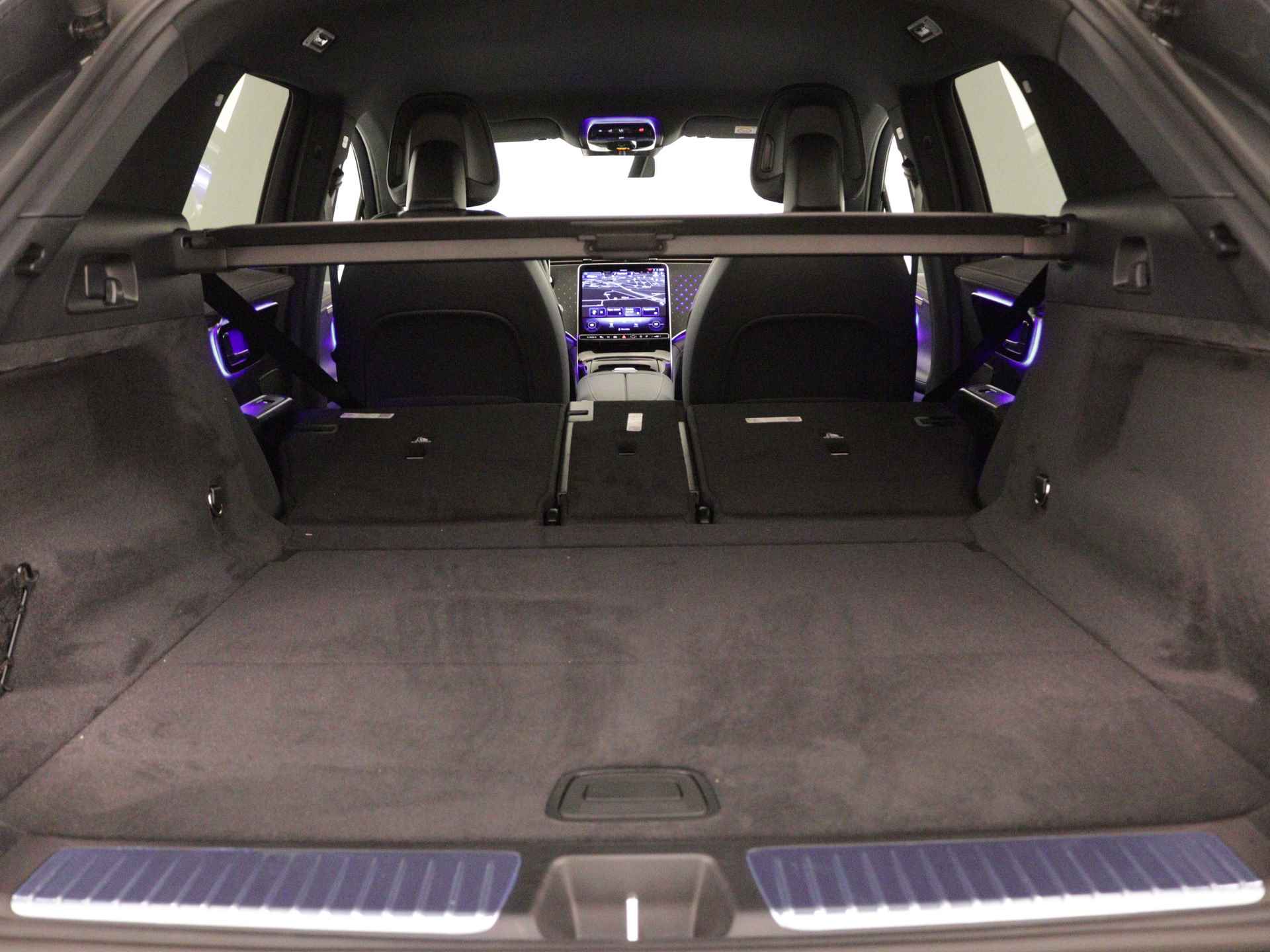 Mercedes-Benz EQE SUV 350+ Business Edition 96 kWh | Trekhaak | Parkeerpakket met achteruitcamera | Memorypakket | Spiegelpakket | Assistentiepakket | Verwarmde stoelen vooraan | Dodehoekassistent | - 29/37
