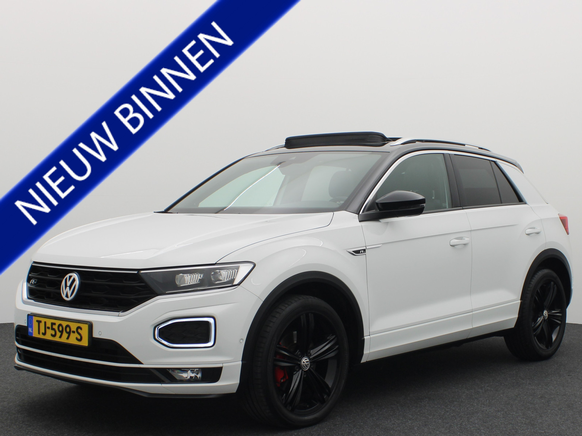 Volkswagen T-Roc 2.0 TSI 4Motion Sport AUTOMAAT / PANORAMADAK / FULL LED / BEATS / TREKHAAK / CAMERA / VIRTUAL / STOELVERW / KEYLESS / NL-AUTO