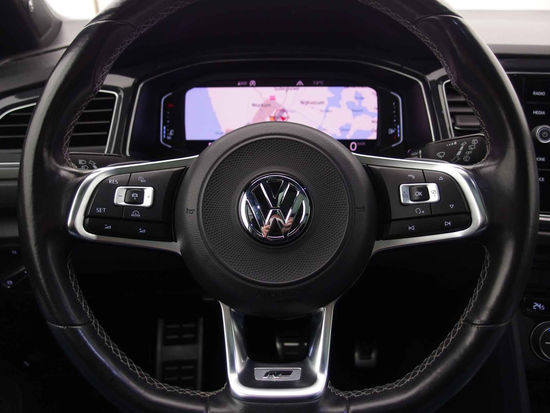 Volkswagen T-Roc 2.0 TSI 4Motion Sport AUTOMAAT / PANORAMADAK / FULL LED / BEATS / TREKHAAK / CAMERA / VIRTUAL / STOELVERW / KEYLESS / NL-AUTO - 18/63