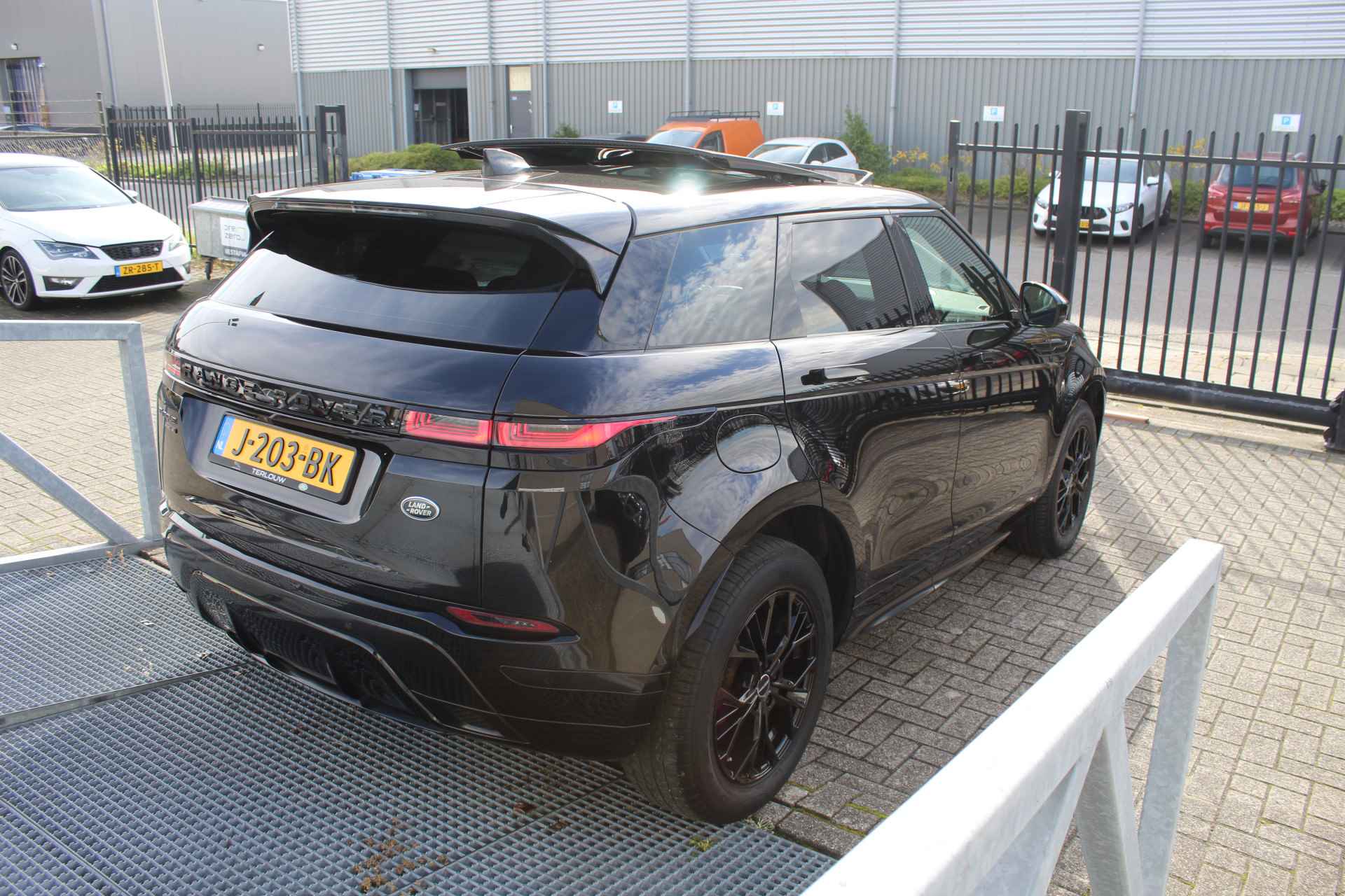 Land Rover Range Rover Evoque 2.0 P200 AWD R-Dynamic Hello Edition - 8/24