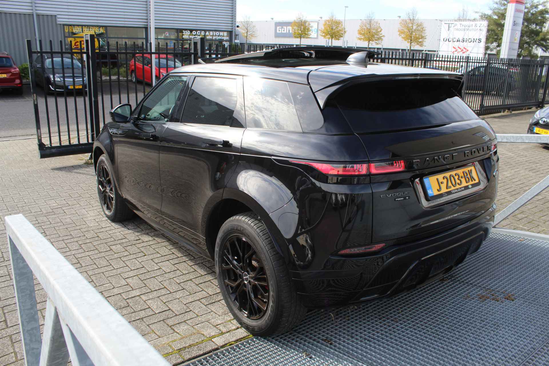 Land Rover Range Rover Evoque 2.0 P200 AWD R-Dynamic Hello Edition - 10/24