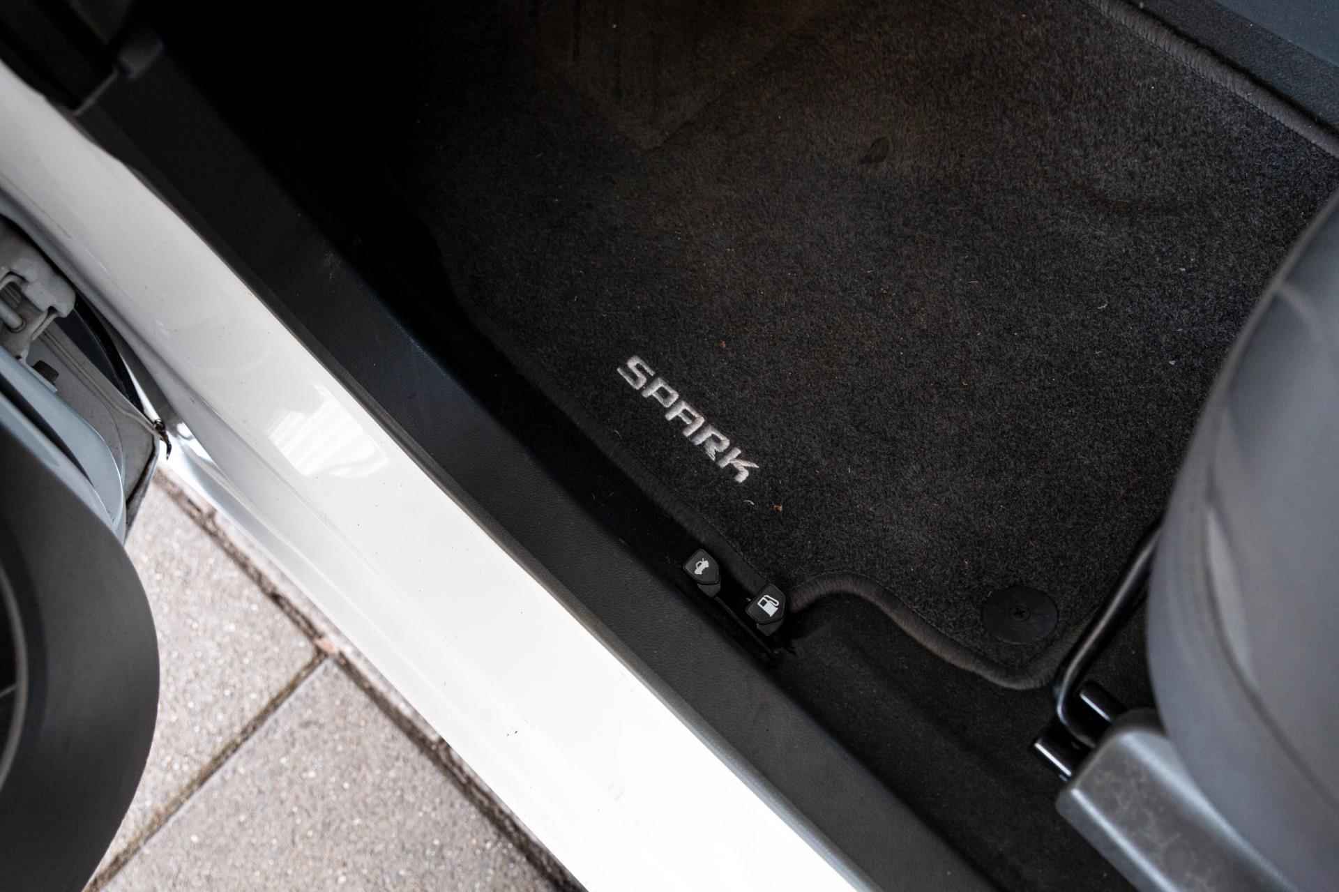 Chevrolet Spark 1.0 16V LT Airco / Rijklaarprijs / 1jaar Bovag garantie - 19/50