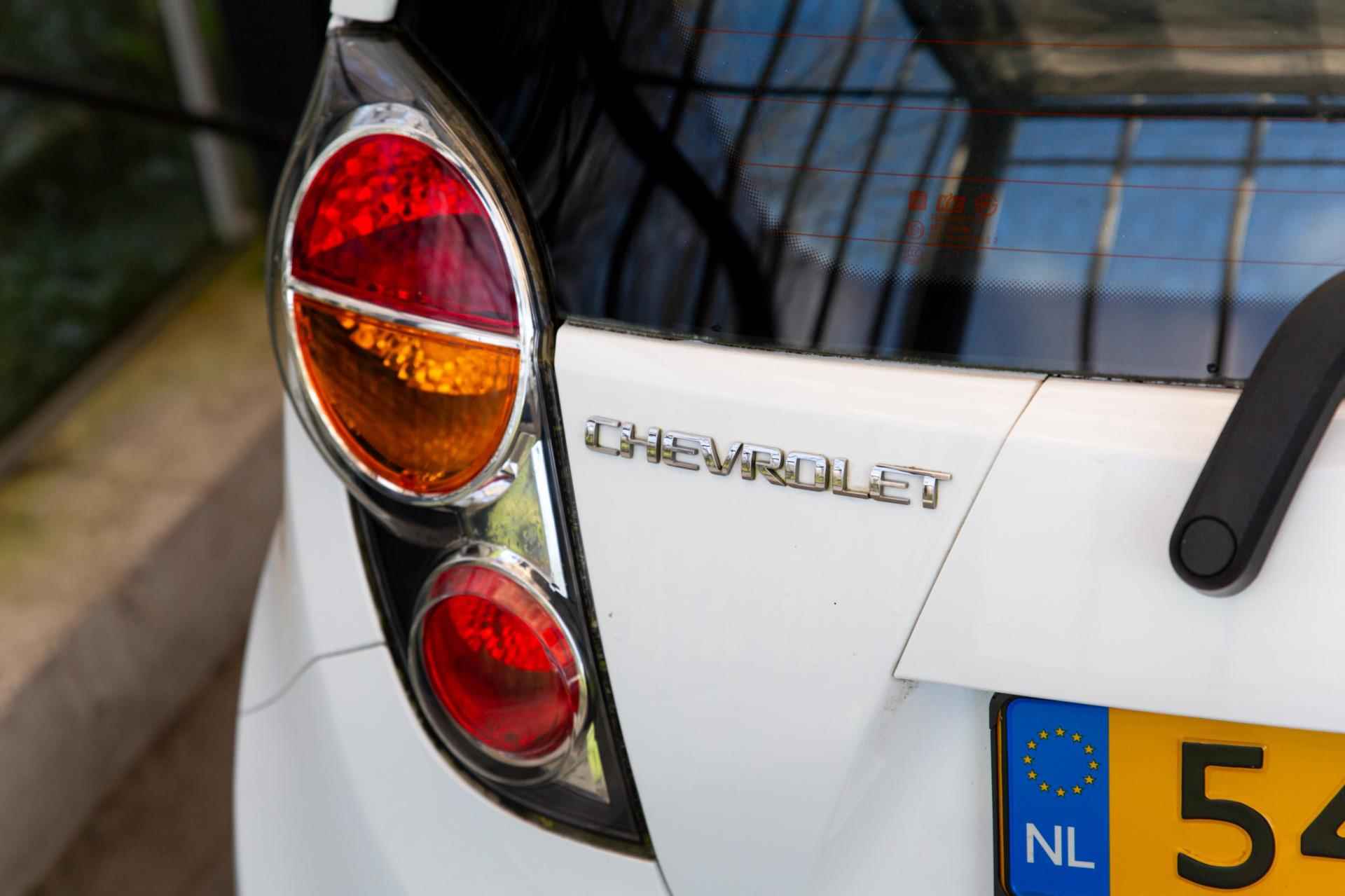 Chevrolet Spark 1.0 16V LT Airco / Rijklaarprijs / 1jaar Bovag garantie - 43/50