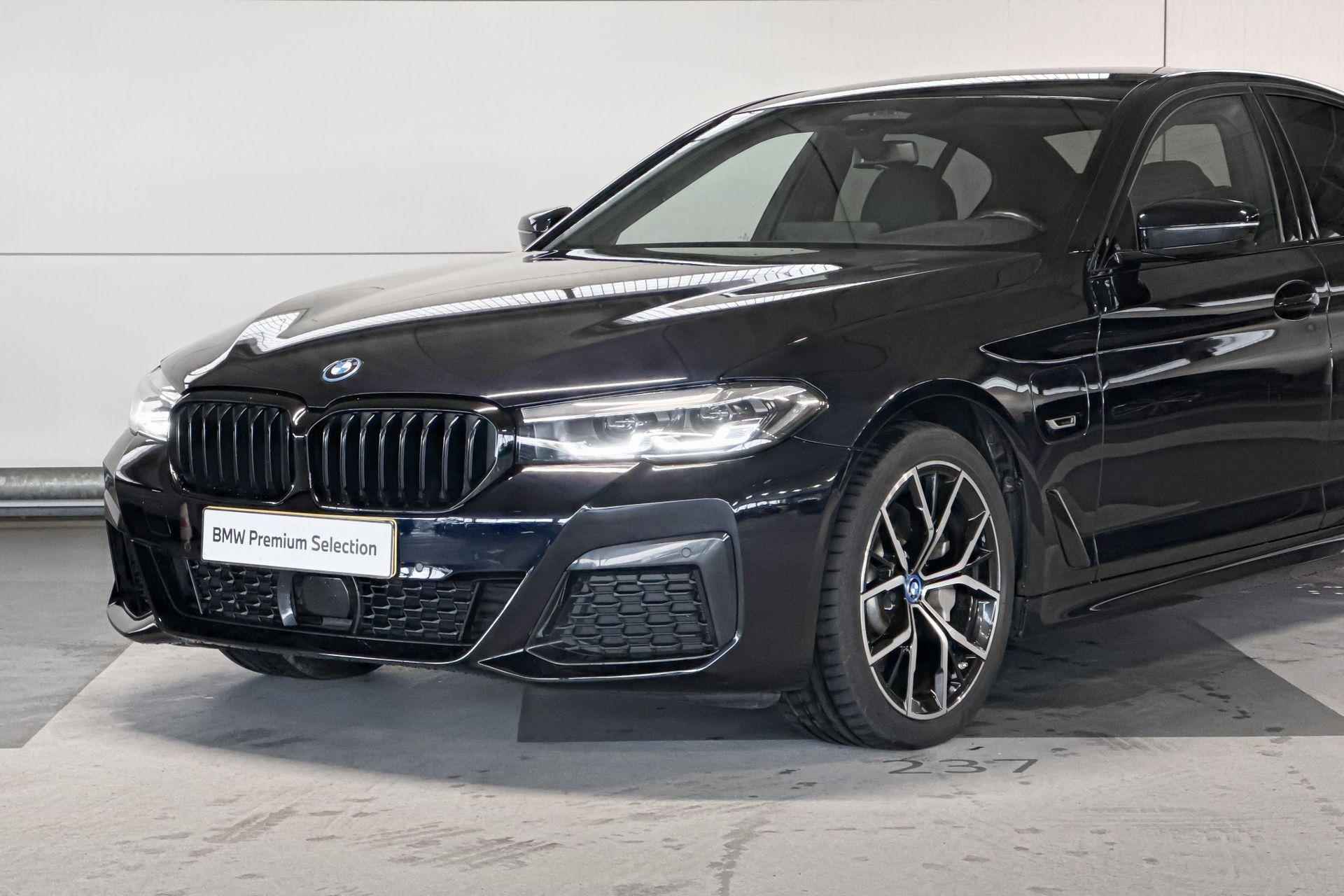 BMW 5 Serie Sedan 530e M-Sport - 23/23