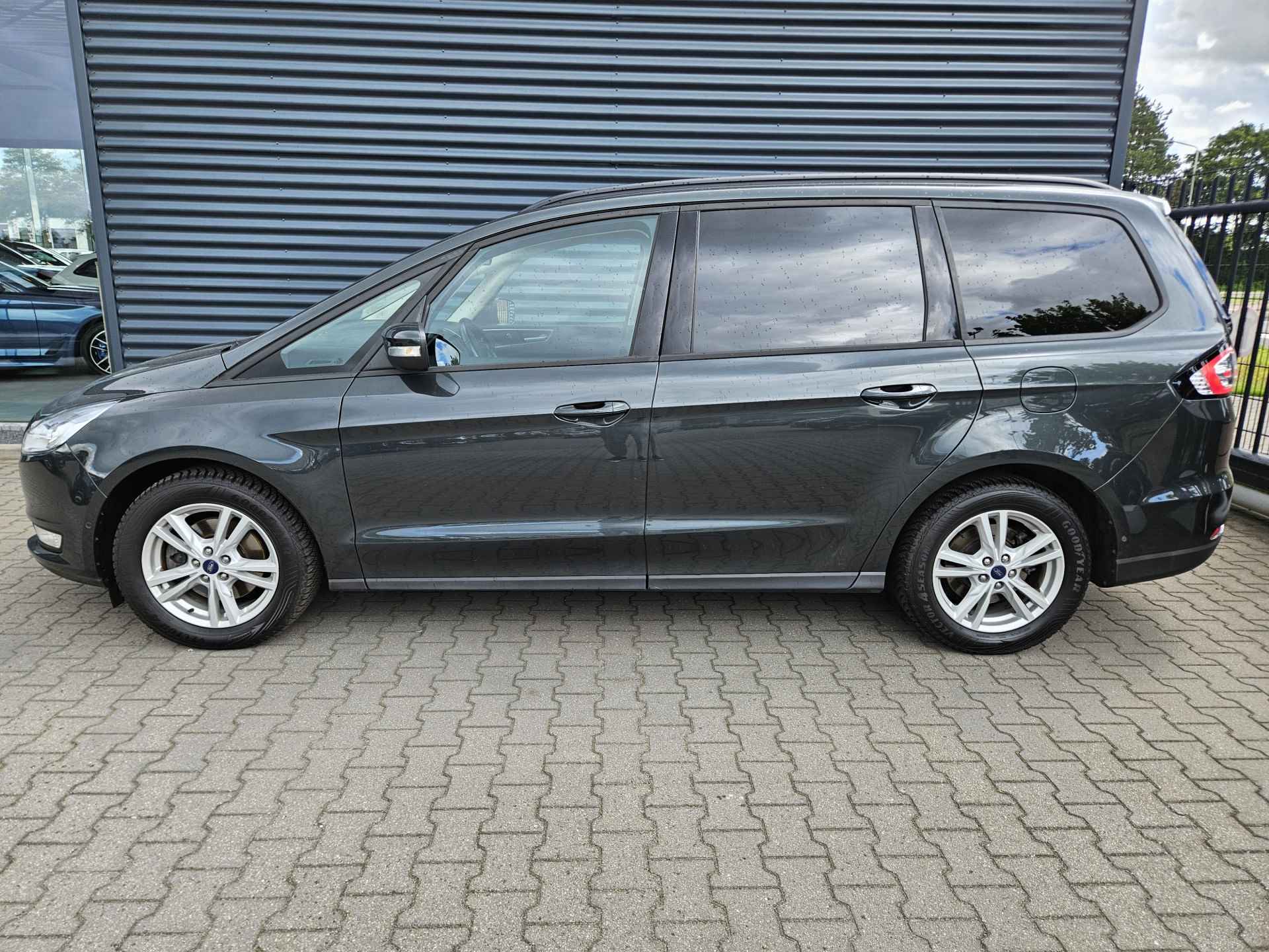 Ford Galaxy 1.5 Titanium 7 Persoons 160pk | Navi Full Map | Camera | Apple Carplay | Stoelverwarming | Parkassist | Privacy Glass | El. Achterklep | - 3/15