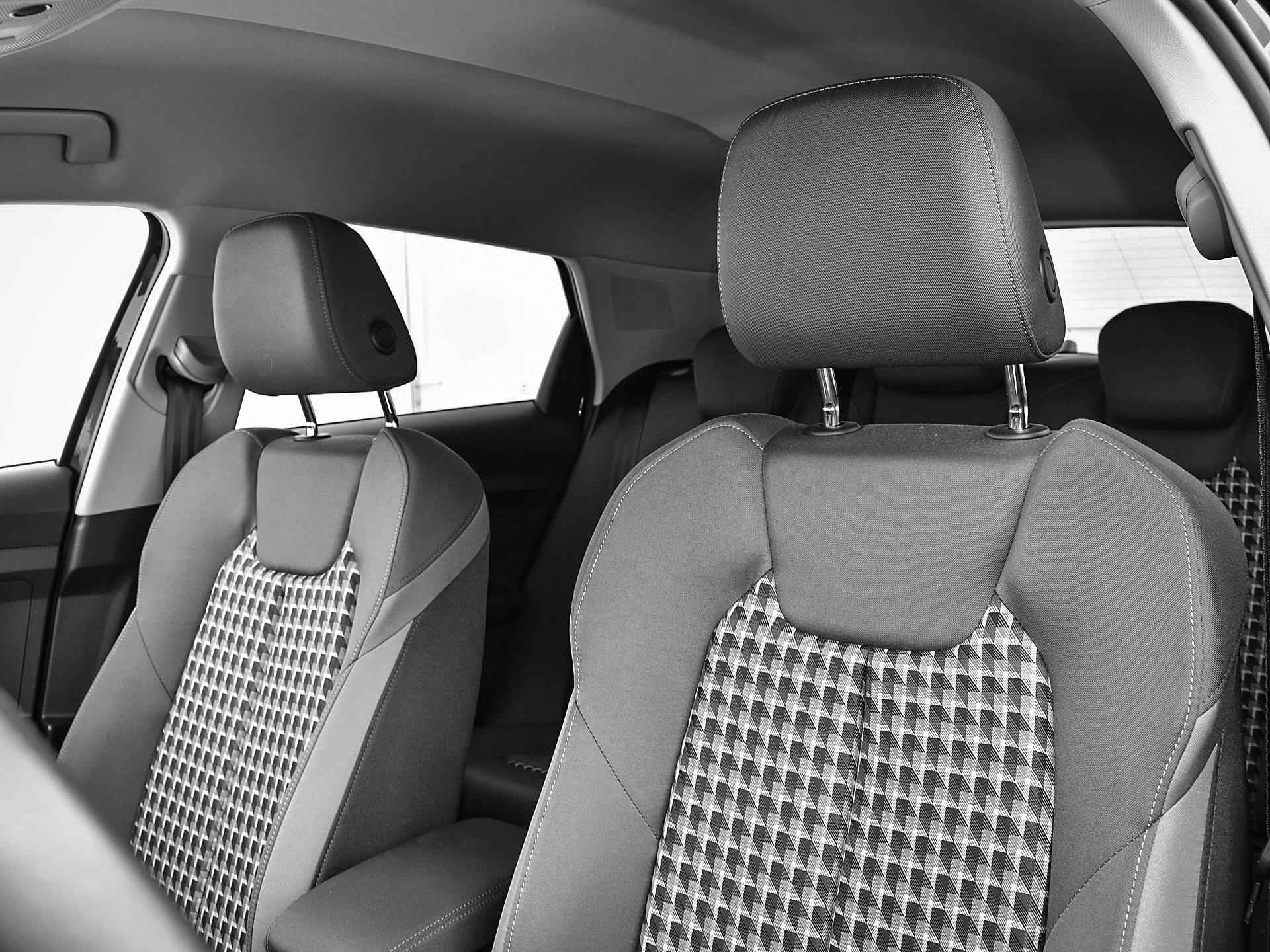 Audi A1 Sportback 25 Tfsi 95pk S-Tronic Advanced edition | Airco | Cruise Control | P-Sensoren | DAB | Smartphone Interface | Spraakherkenning | Getint Glas | 17'' Inch | Garantie t/m 09-05-2026 of 100.000km - 11/31