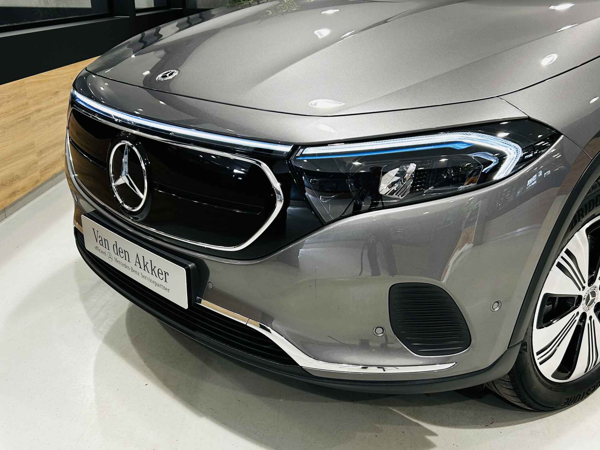Mercedes-Benz EQA 250 Luxury 67kWh // Elektrische Achterklep // Sfeerverlichting // Achteruitrij Camera // Privacy Glass // Dode Hoek Assistent // Widescreen // - 4/44