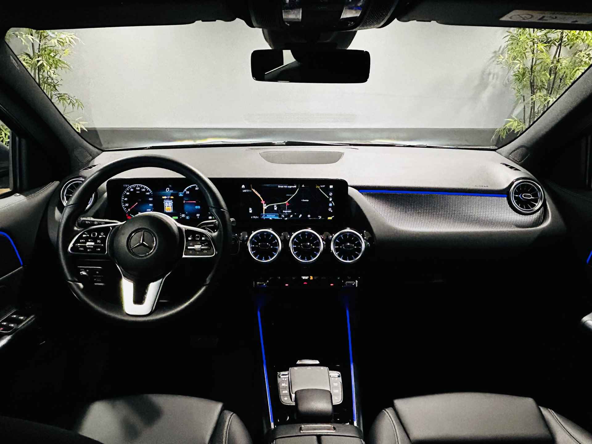 Mercedes-Benz EQA 250 Luxury 67kWh // Elektrische Achterklep // Sfeerverlichting // Achteruitrij Camera // Privacy Glass // Dode Hoek Assistent // Widescreen // - 6/44