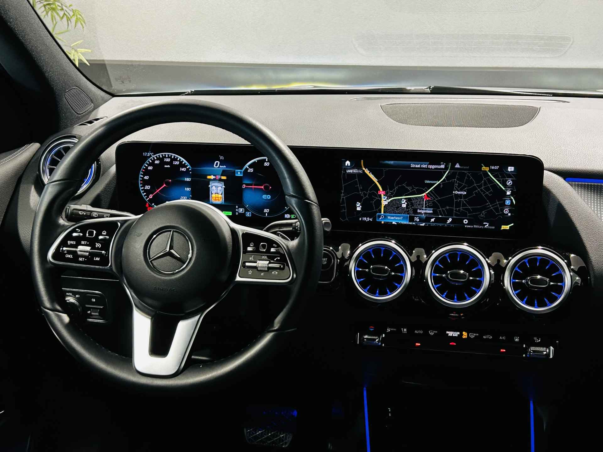 Mercedes-Benz EQA 250 Luxury 67kWh // Elektrische Achterklep // Sfeerverlichting // Achteruitrij Camera // Privacy Glass // Dode Hoek Assistent // Widescreen // - 7/44