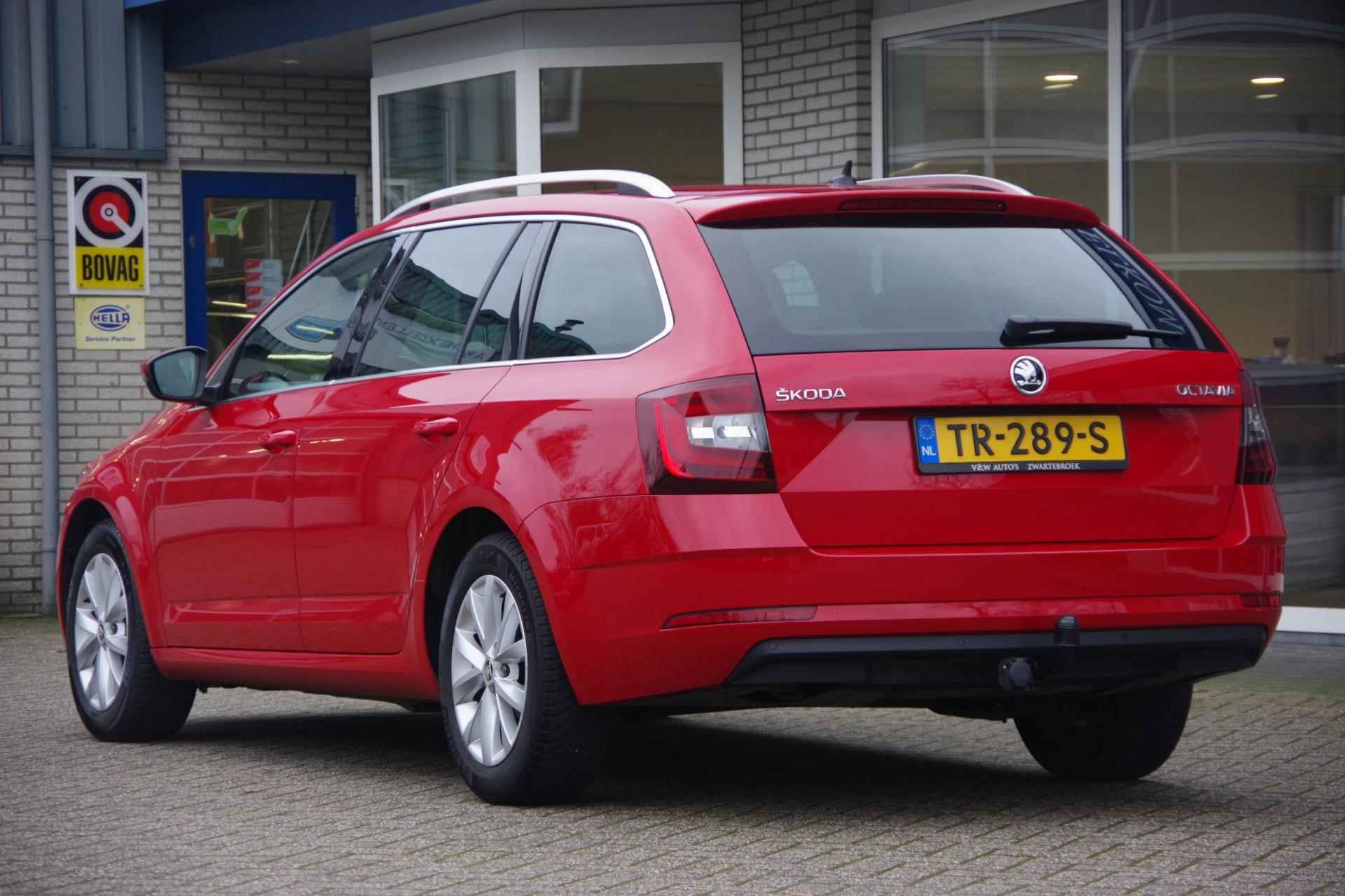 Skoda Octavia Combi 1.6 TDI AUTOMAAT App-connect Trekhaak Navigatie Stoelverwarming - 5/33