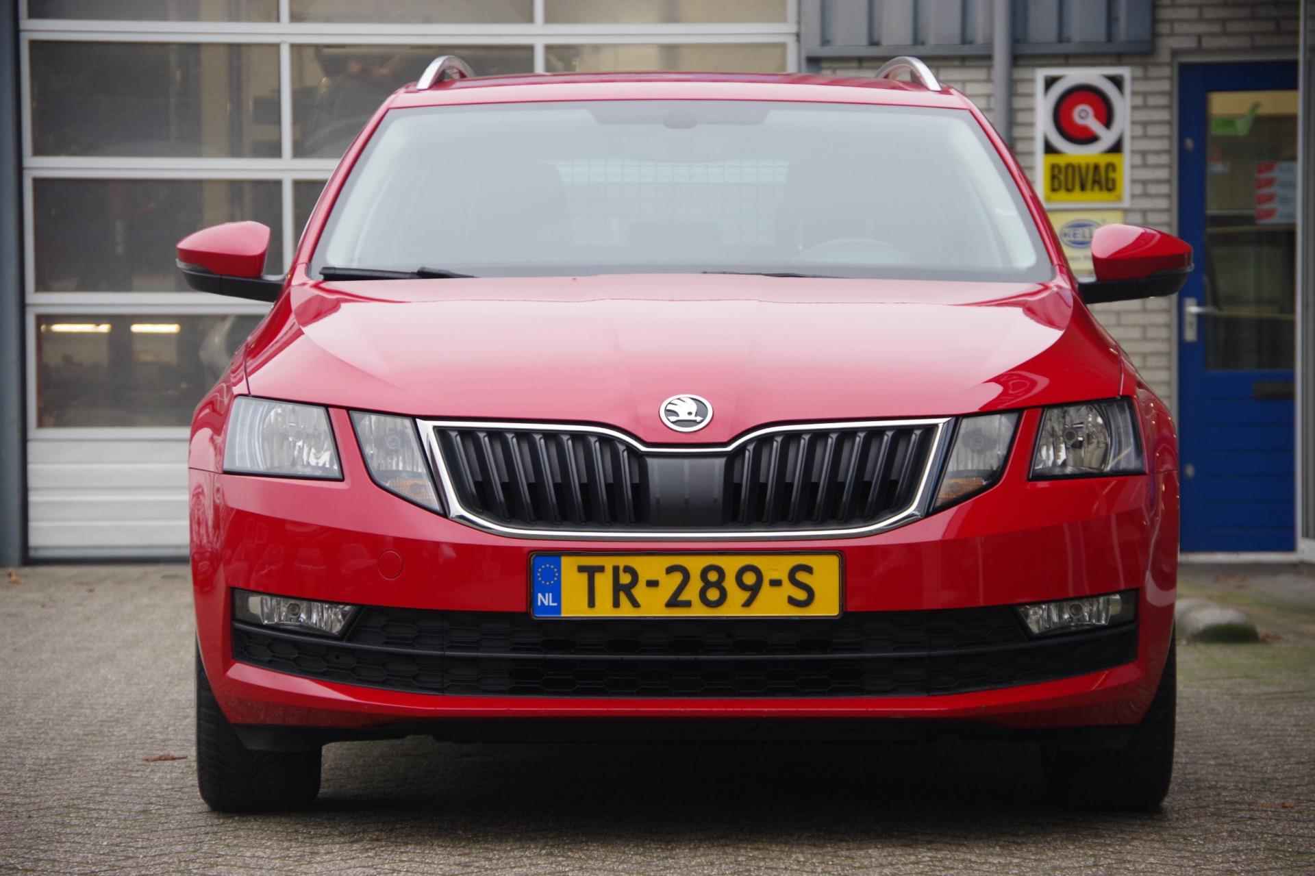 Skoda Octavia Combi 1.6 TDI AUTOMAAT App-connect Trekhaak Navigatie Stoelverwarming - 12/33