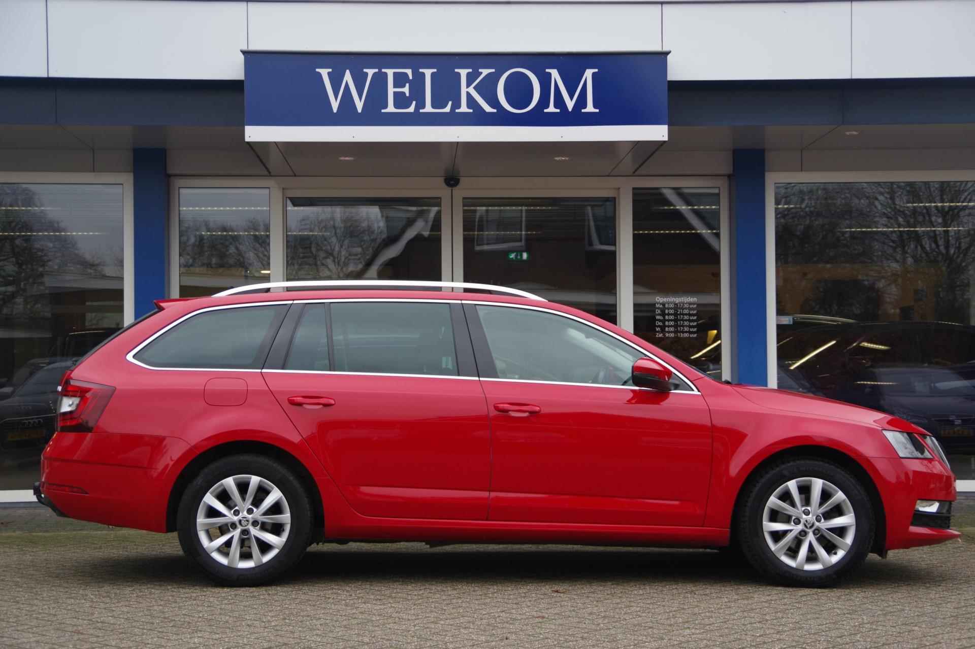 Skoda Octavia Combi 1.6 TDI AUTOMAAT App-connect Trekhaak Navigatie Stoelverwarming - 13/33