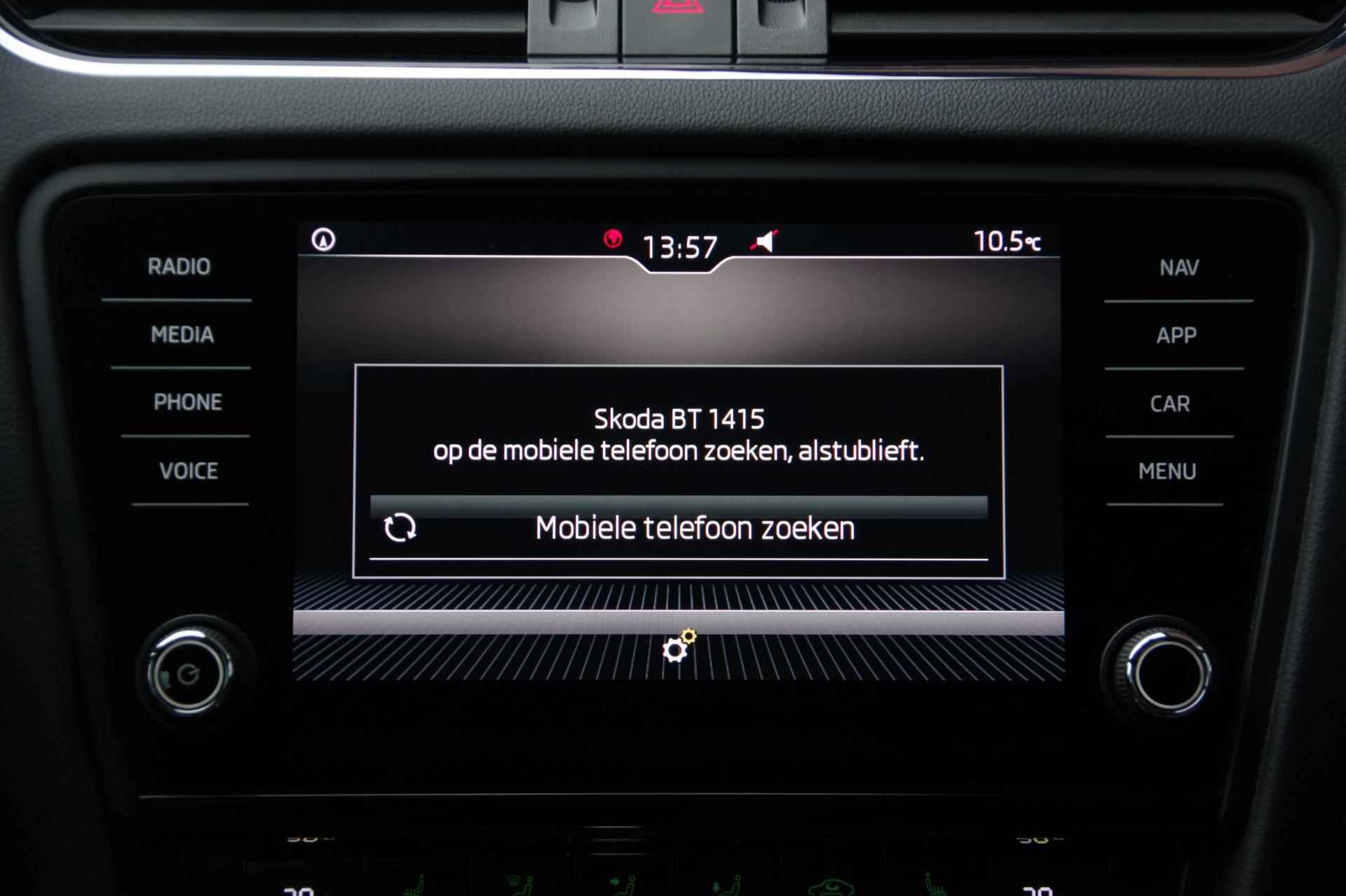 Skoda Octavia Combi 1.6 TDI AUTOMAAT App-connect Trekhaak Navigatie Stoelverwarming - 22/33