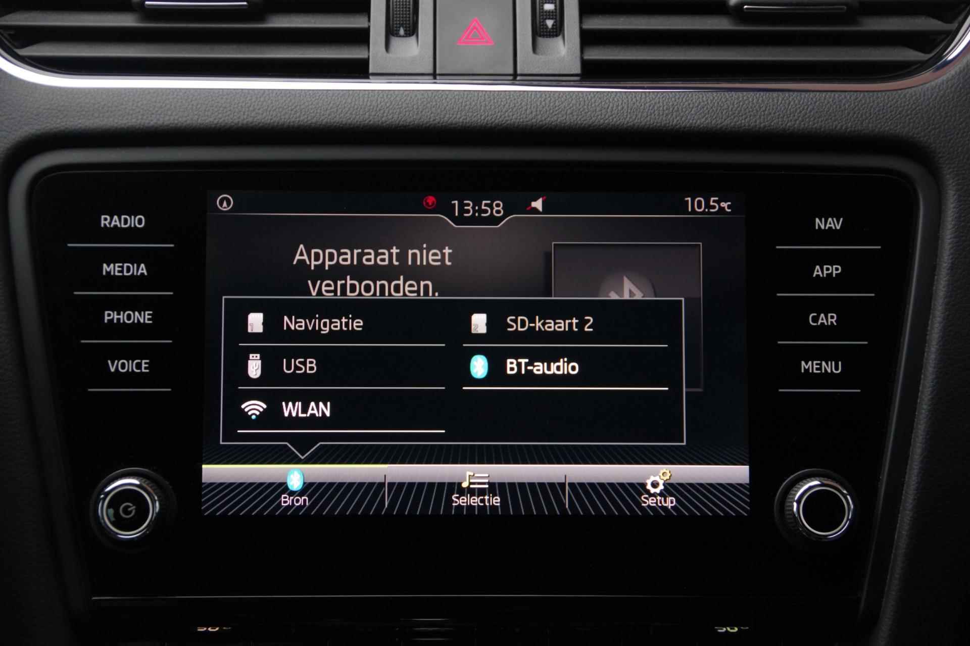 Skoda Octavia Combi 1.6 TDI AUTOMAAT App-connect Trekhaak Navigatie Stoelverwarming - 23/33