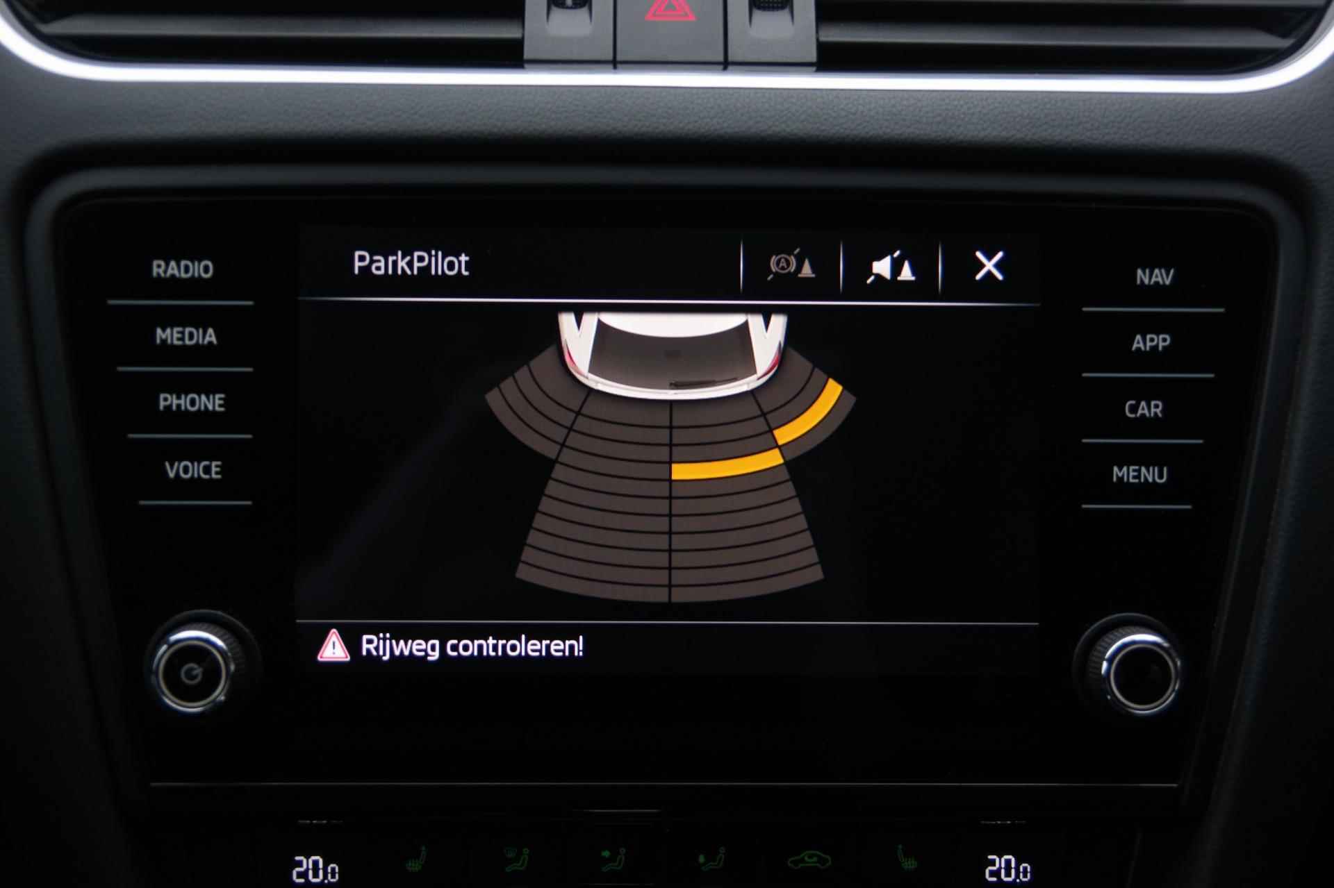 Skoda Octavia Combi 1.6 TDI AUTOMAAT App-connect Trekhaak Navigatie Stoelverwarming - 24/33