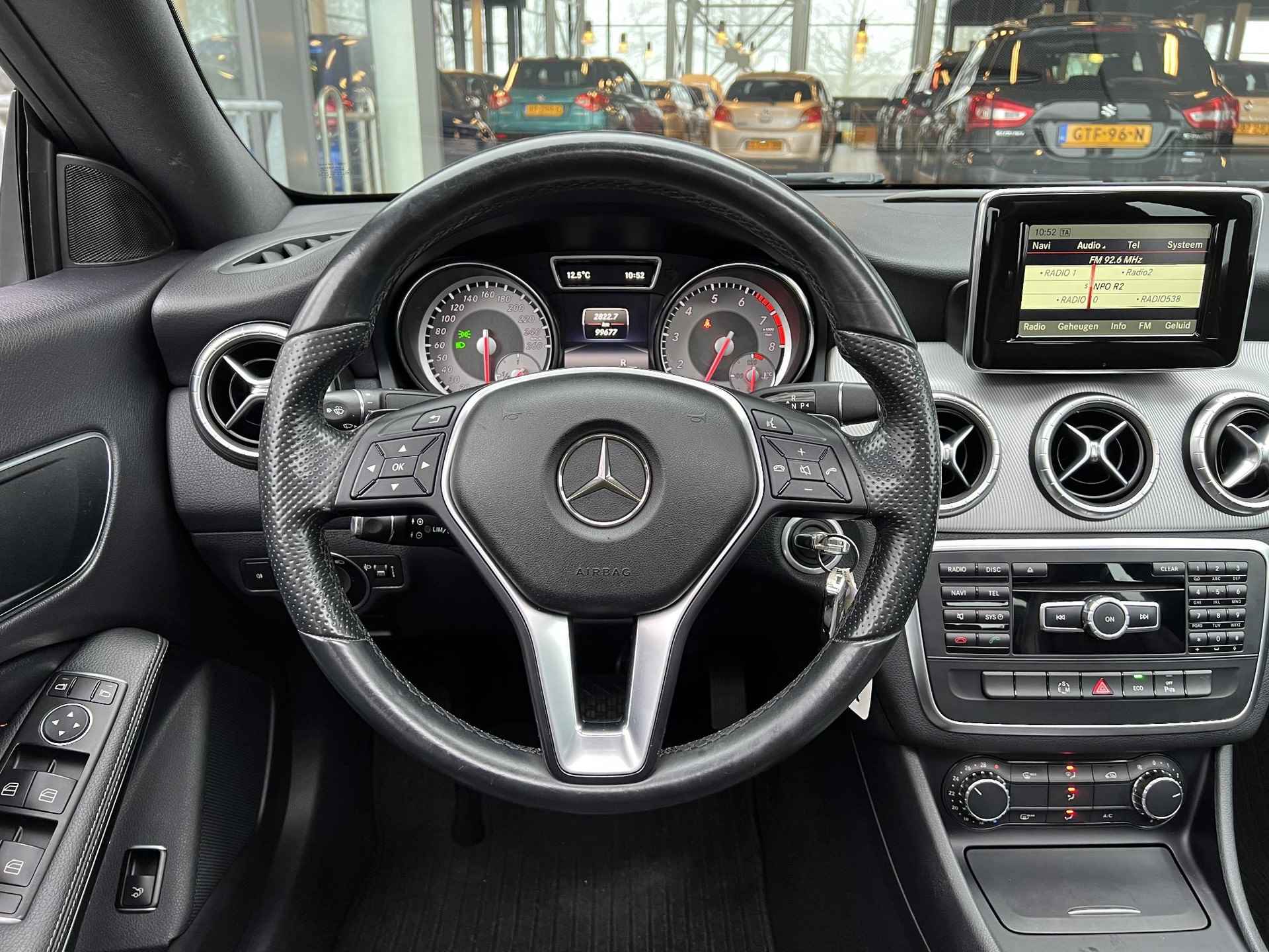 Mercedes-Benz CLA-klasse 200 Ambition | Panoramadak | Achteruitrijcamera | Afneembare trekhaak | - 24/34