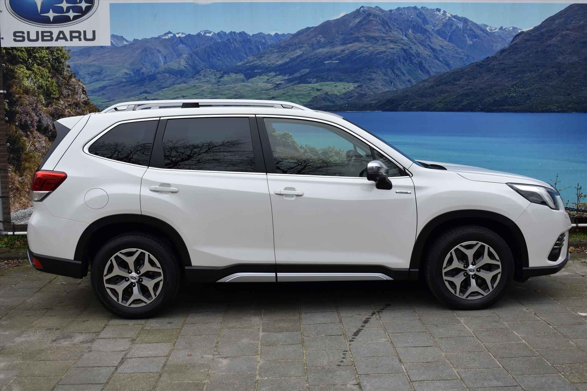 SUBARU Forester 2.0i e-BOXER MHEV CVT Luxury - 3/43