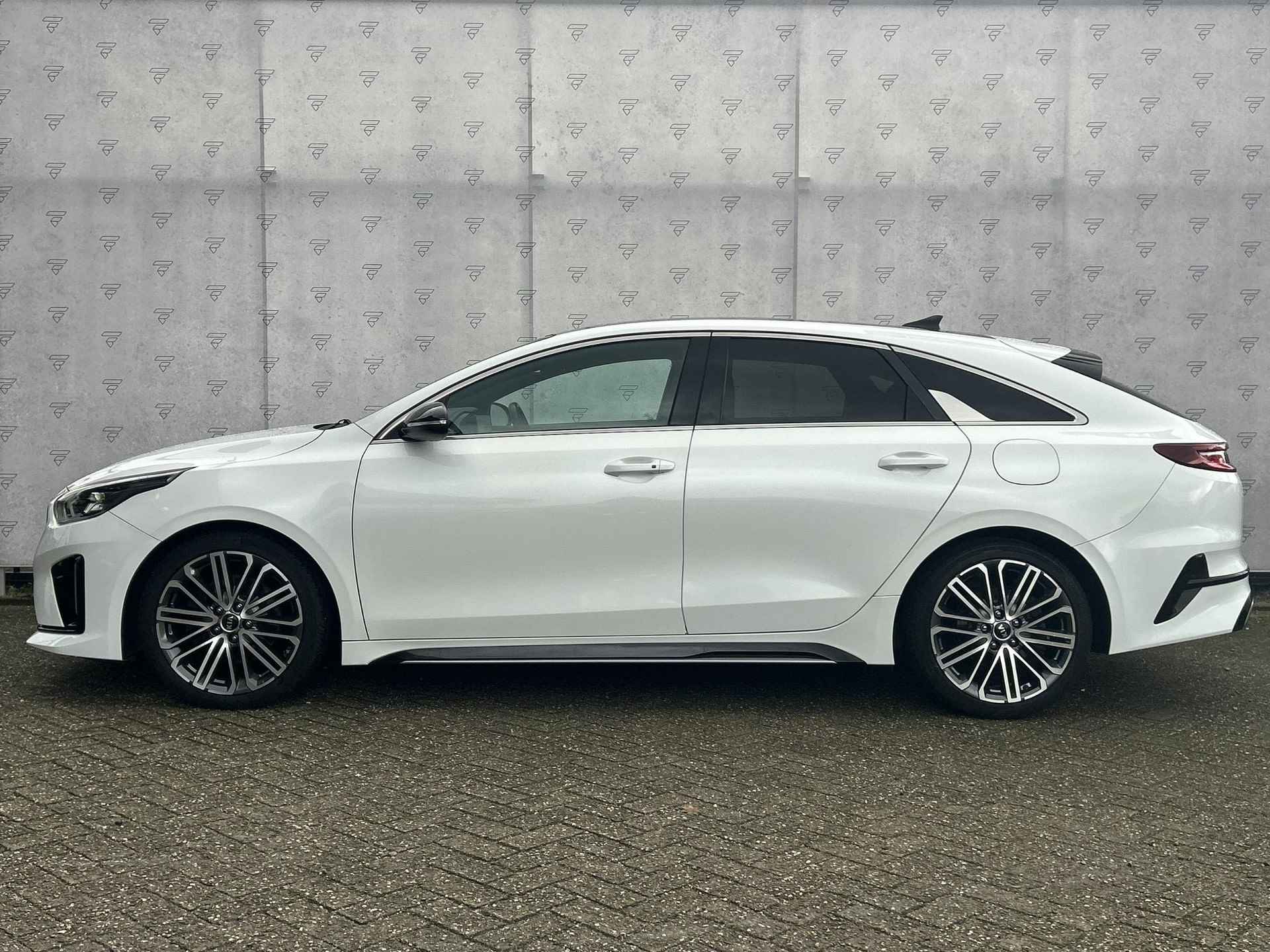 Kia ProCeed 1.4 T-GDI GT-PlusLine | Panoramadak | JBL | Leder/Alcantara | Camera | Navi | 17" Velgen | Apple CarPlay/Anroid Auto | Key-Less | PDC | Cruise | LED | - 3/28