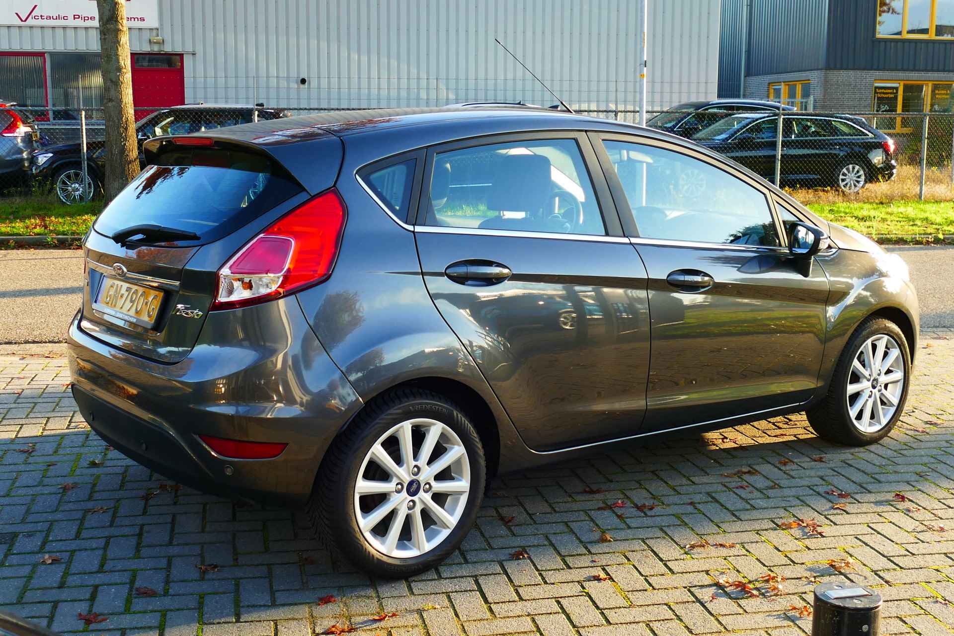 Ford Fiesta 1.0 EcoBoost Titanium. Navi, Clima, Cruise, 16"LMV, Park Sensors - 8/17