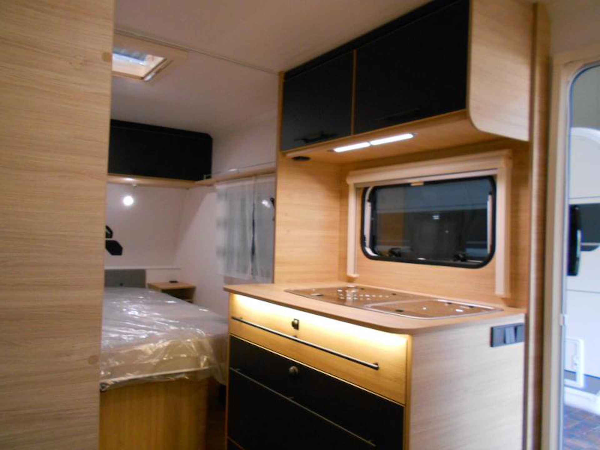 Caravelair Sport-Line 480 model 2024 Queensbed - 6/10