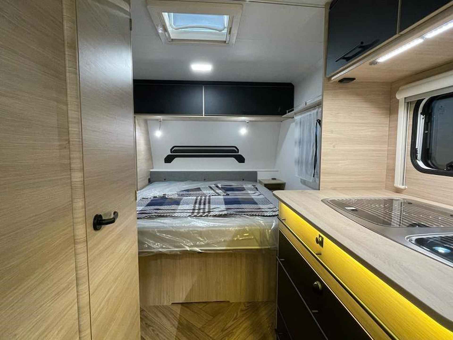 Caravelair Sport-Line 480 model 2024 Queensbed - 8/11