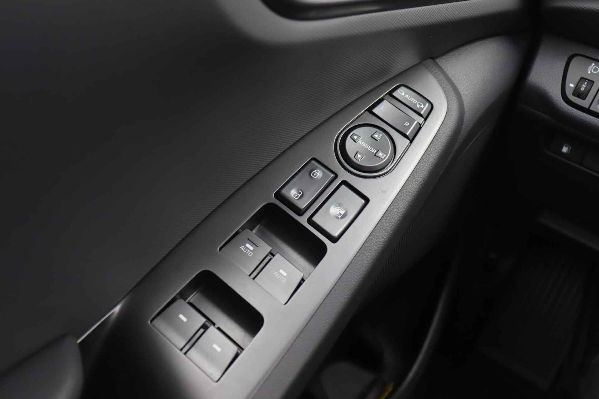 Hyundai IONIQ 1.6 GDi PHEV Premium Plug-In Stoel-Stuurverwarming Leder - 18/50