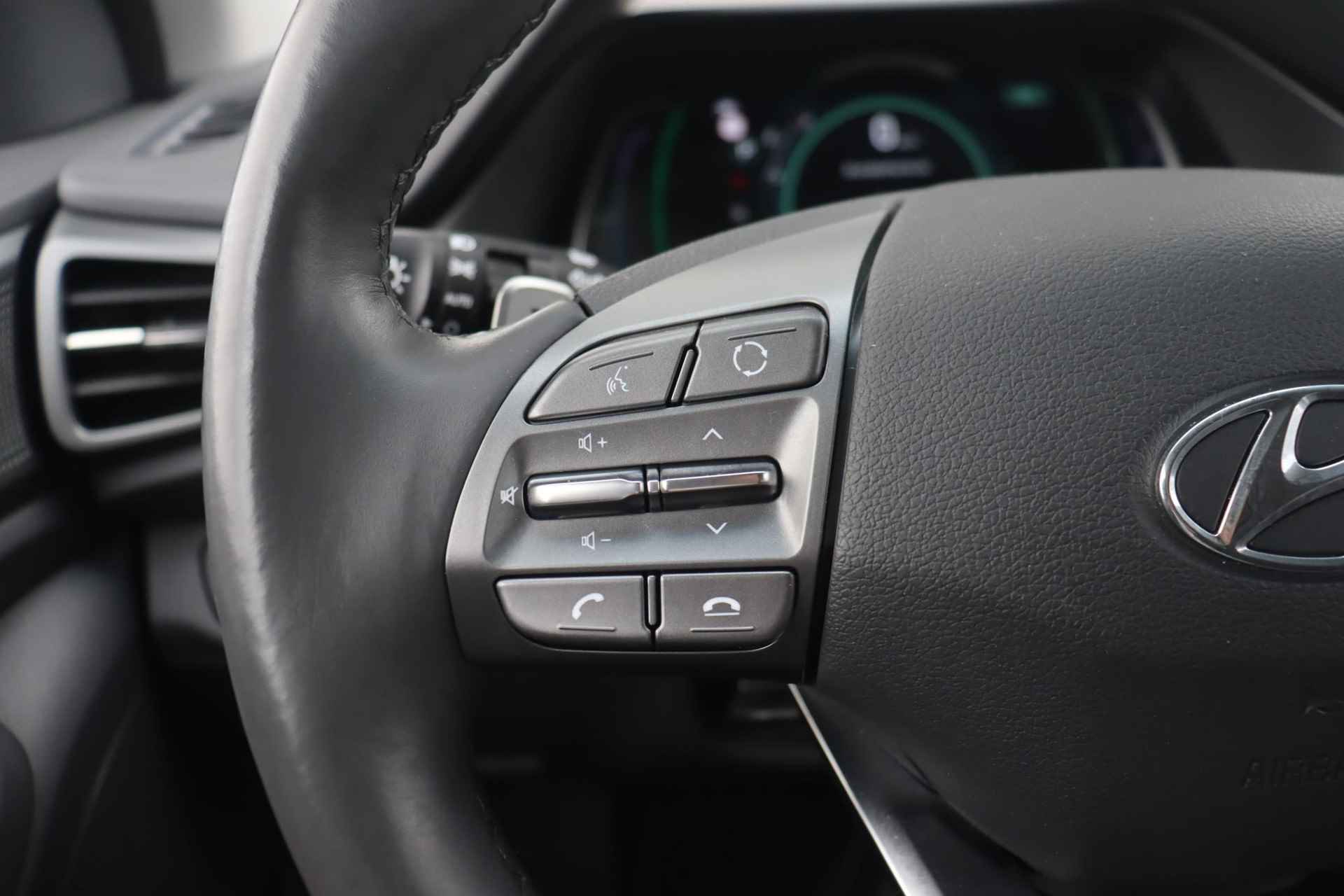 Hyundai IONIQ 1.6 GDi PHEV Premium Plug-In Stoel-Stuurverwarming Leder - 21/50