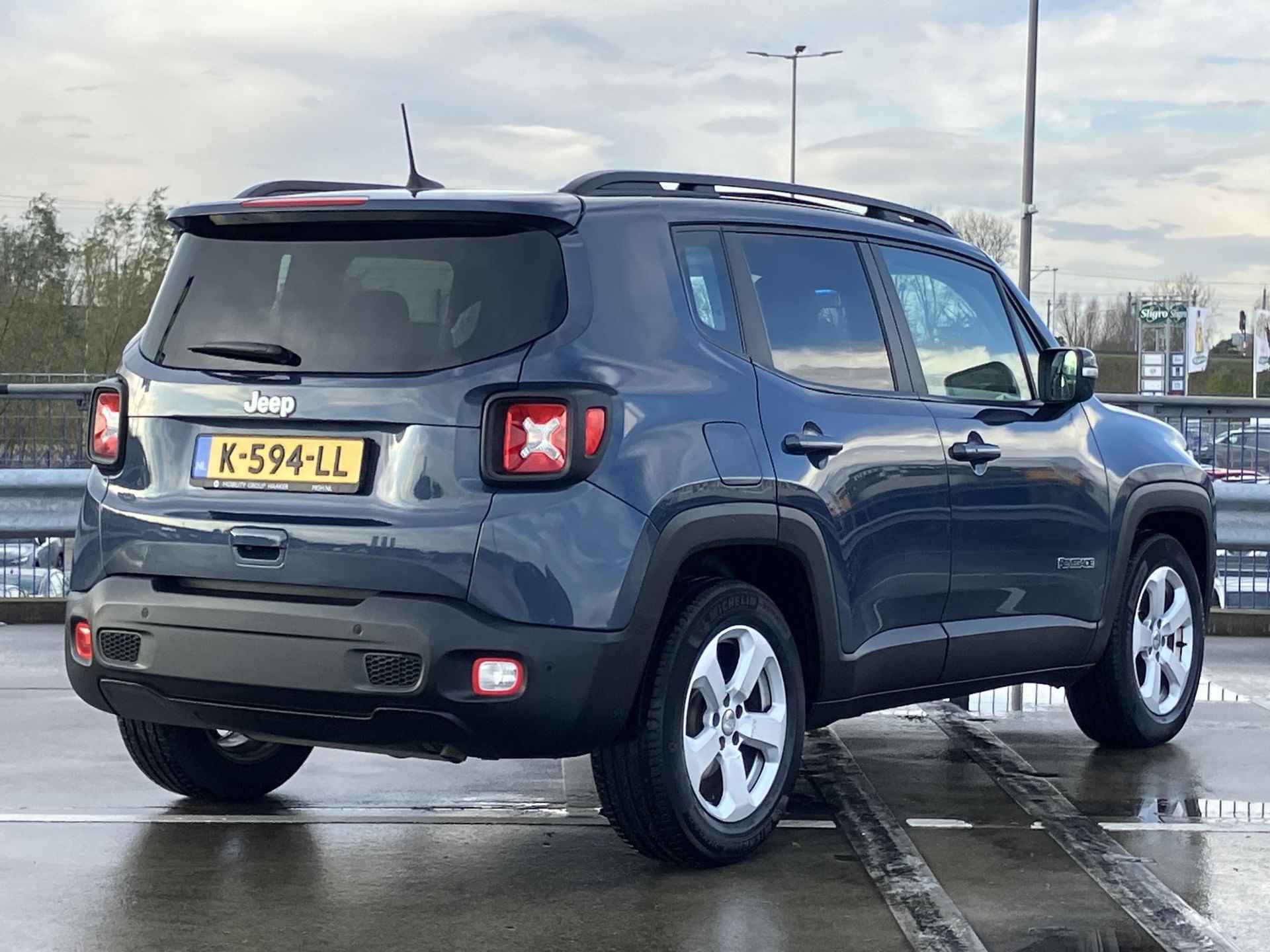 Jeep Renegade 1.3T DDCT Longitude / Panodak / Clima - 12/51