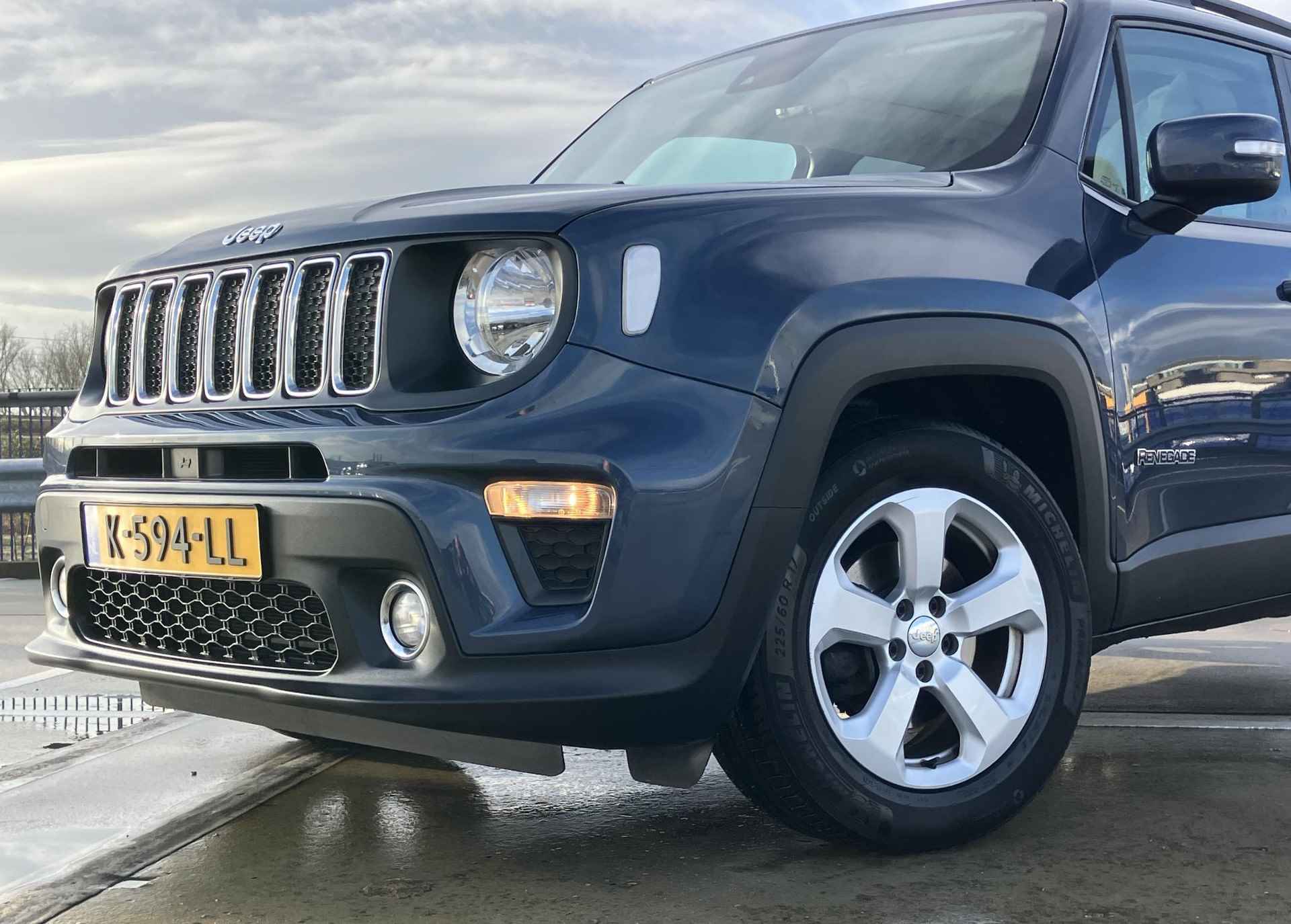 Jeep Renegade 1.3T DDCT Longitude / Panodak / Clima - 46/51