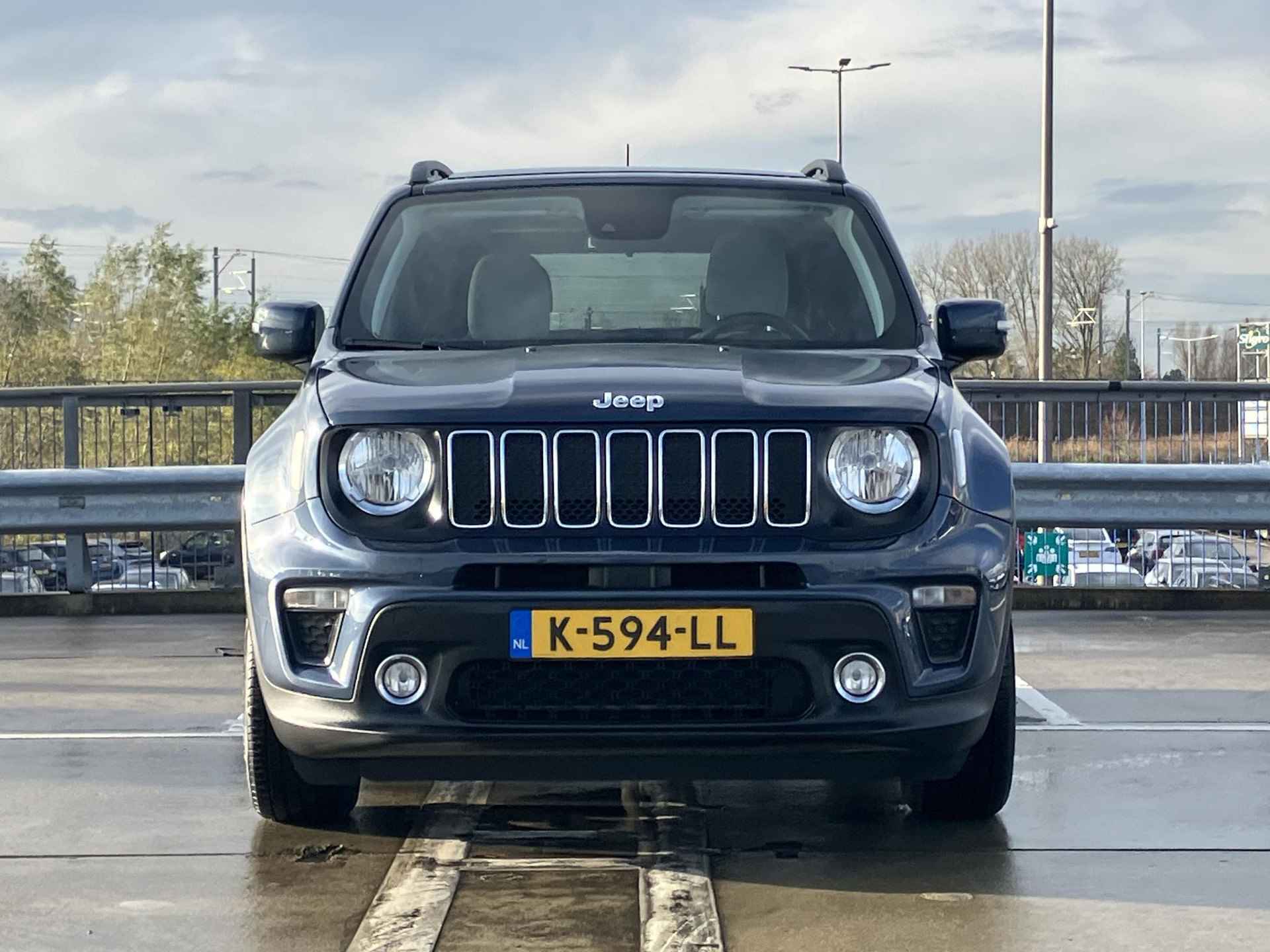 Jeep Renegade 1.3T DDCT Longitude / Panodak / Clima - 47/51