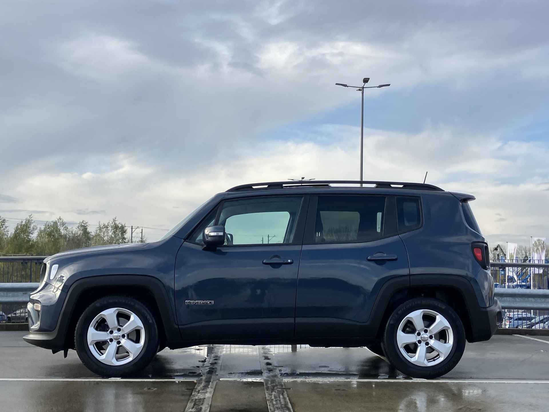 Jeep Renegade 1.3T DDCT Longitude / Panodak / Clima - 48/51