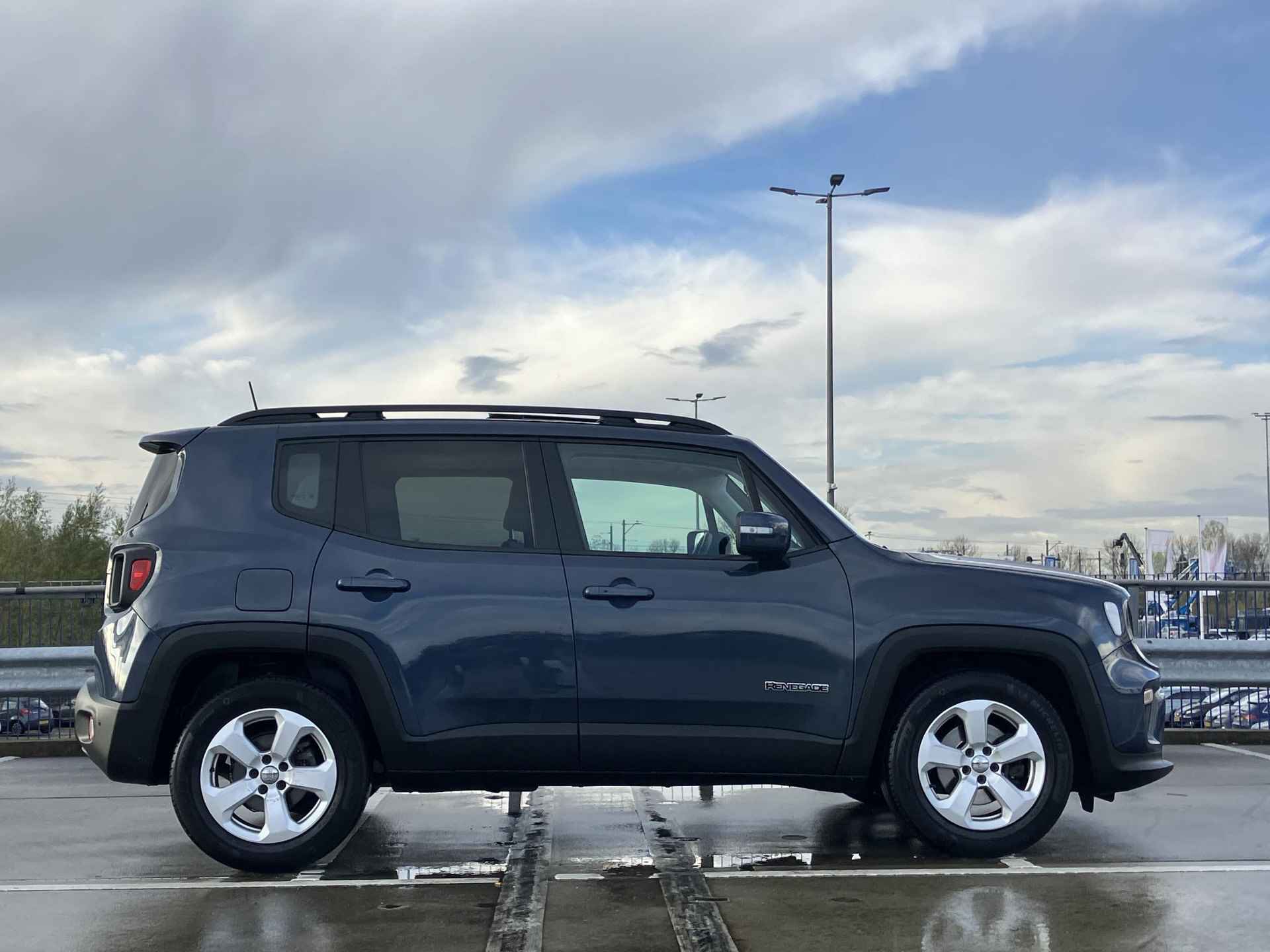 Jeep Renegade 1.3T DDCT Longitude / Panodak / Clima - 49/51