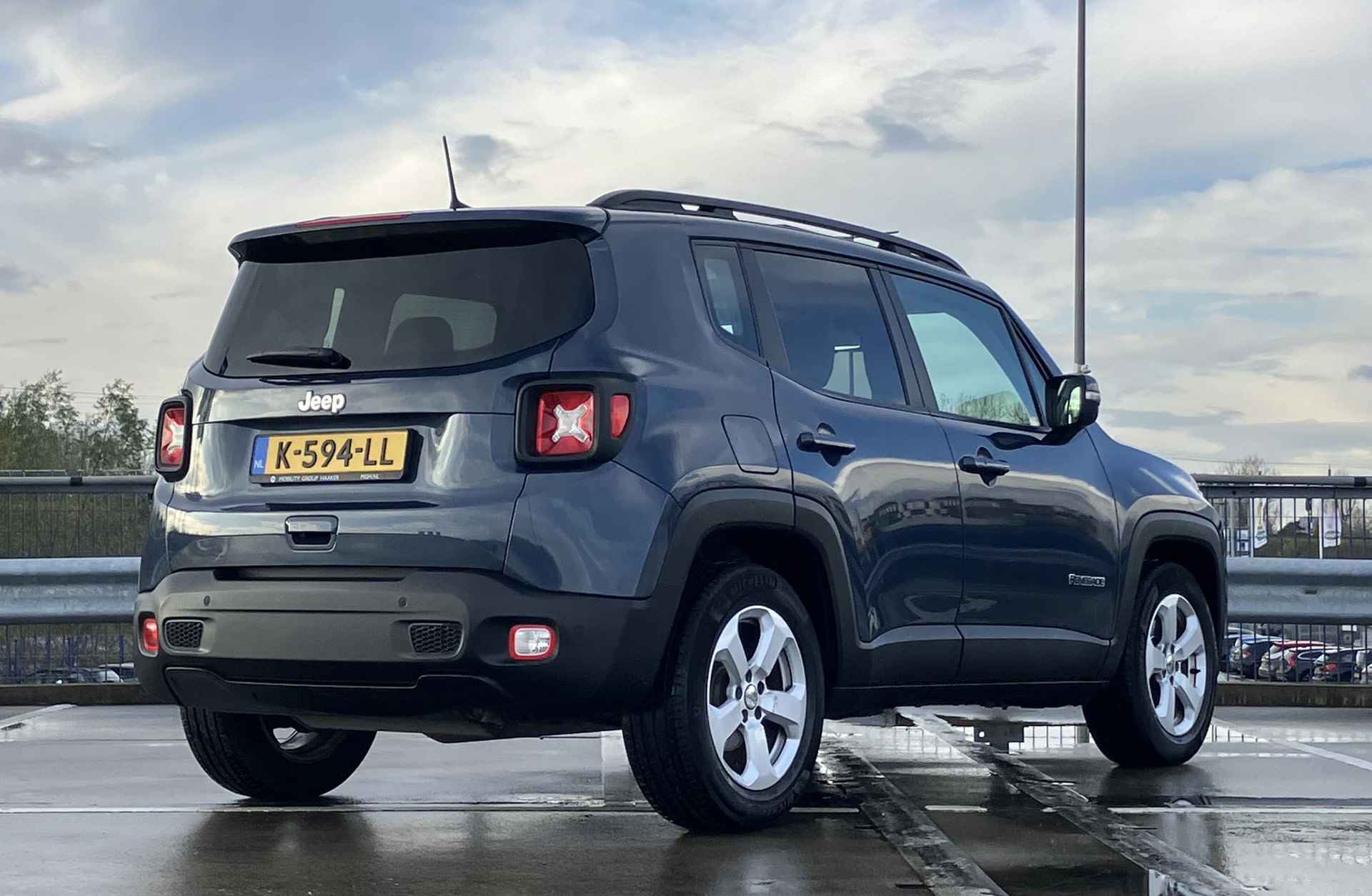 Jeep Renegade 1.3T DDCT Longitude / Panodak / Clima - 50/51