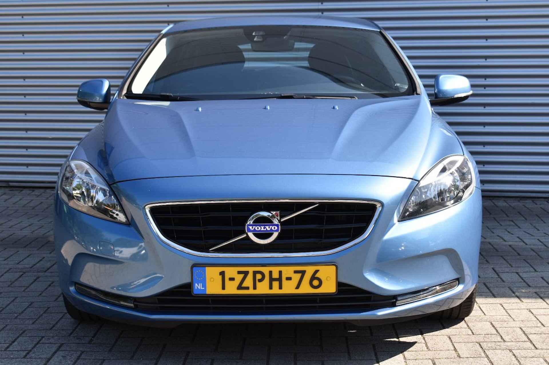 VOLVO V40 1.6 T2 MOMENTUM / AIRCO / CRUISE / NAVI / NL-AUTO - 6/37