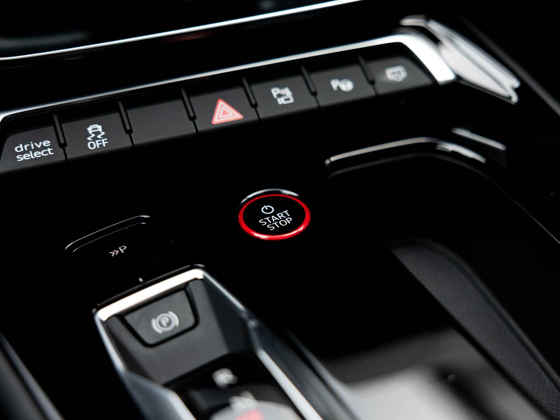 Audi e-tron GT GT 93 kWh | PANORAMADAK | SFEERVERLICHTING | ADAPTIEVE CRUISECONTROL | LUCHTVERING | TOPVIEW CAMERA | 21” VELGEN | HULPPAKKET PLUS | AFGEVLAKT STUUR | ACHTERBANKVERWARMING | - 27/57