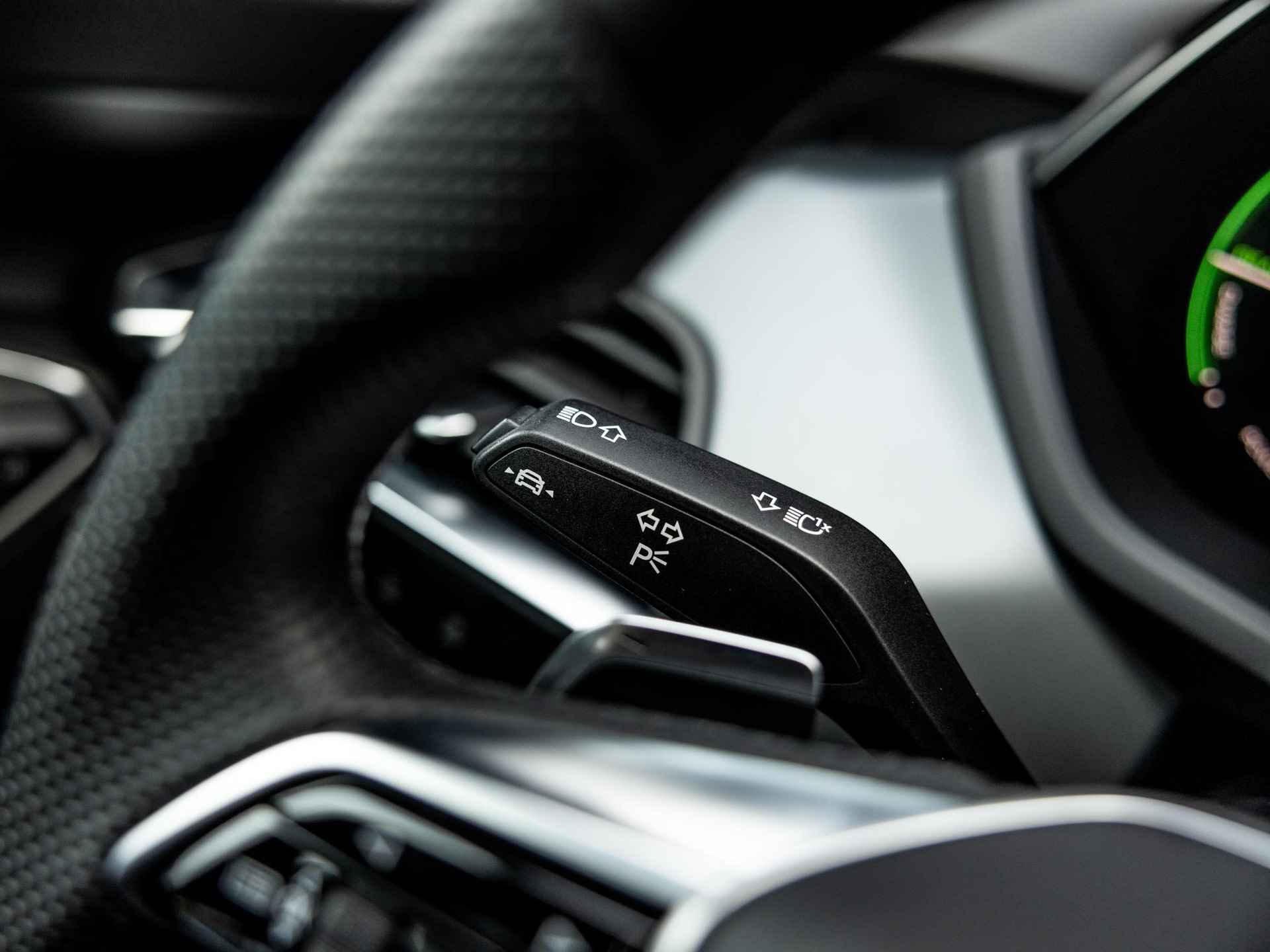Audi e-tron GT GT 93 kWh | PANORAMADAK | SFEERVERLICHTING | ADAPTIEVE CRUISECONTROL | LUCHTVERING | TOPVIEW CAMERA | 21” VELGEN | HULPPAKKET PLUS | AFGEVLAKT STUUR | ACHTERBANKVERWARMING | - 32/57