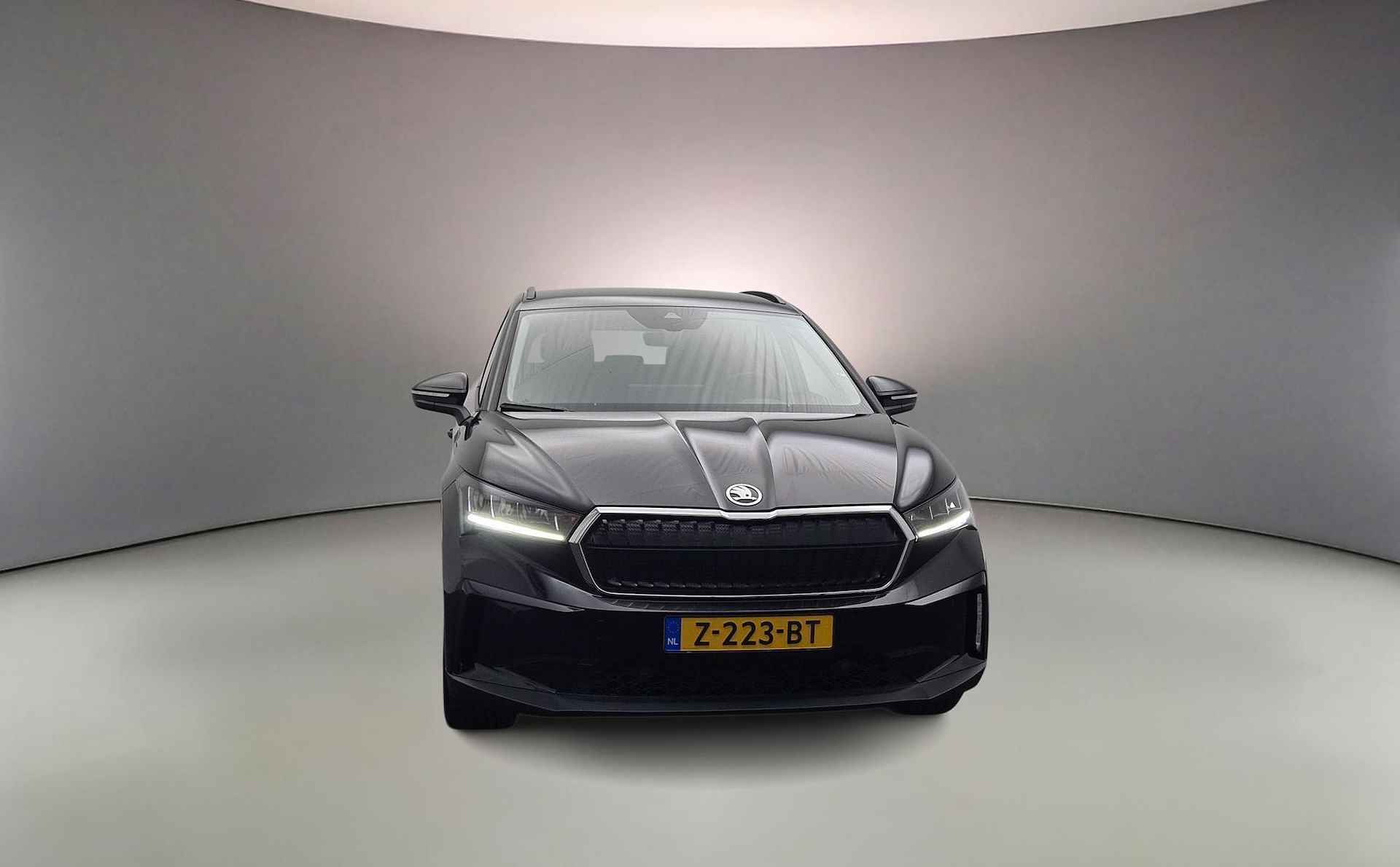 Skoda Enyaq 60 Selection 180pk Automaat Trekhaak, Adaptive cruise control, Lederen bekleding, Achteruitrijcamera, Navigatie, Stoelverwarming, Parkeersensoren, Stuurwiel verwarmd - 3/33