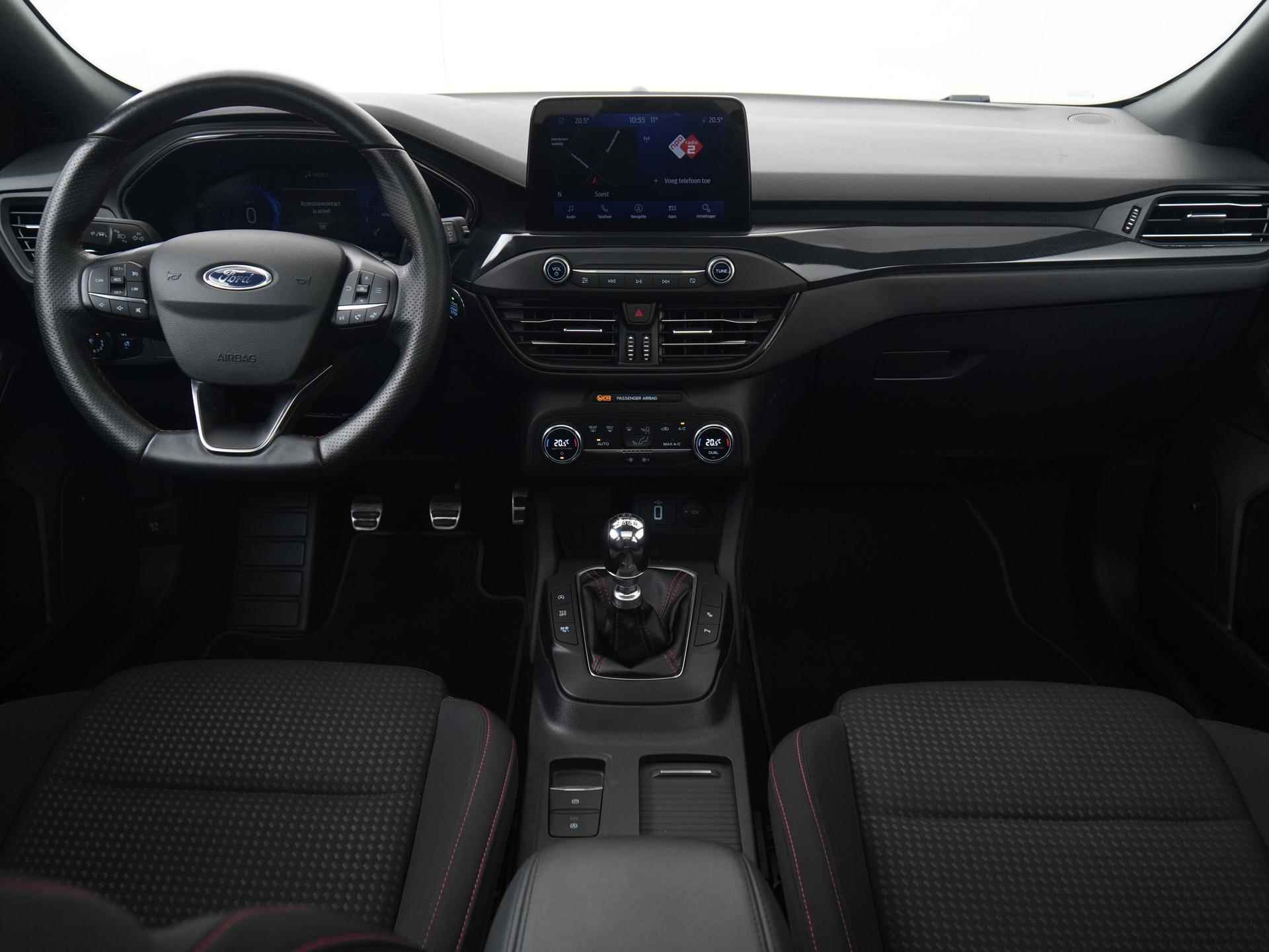 Ford Focus 1.0 EcoBoost Hybrid ST Line X 155pk | Panoramadak | B&O Audio | Navigatie | Zondag Open! - 5/34