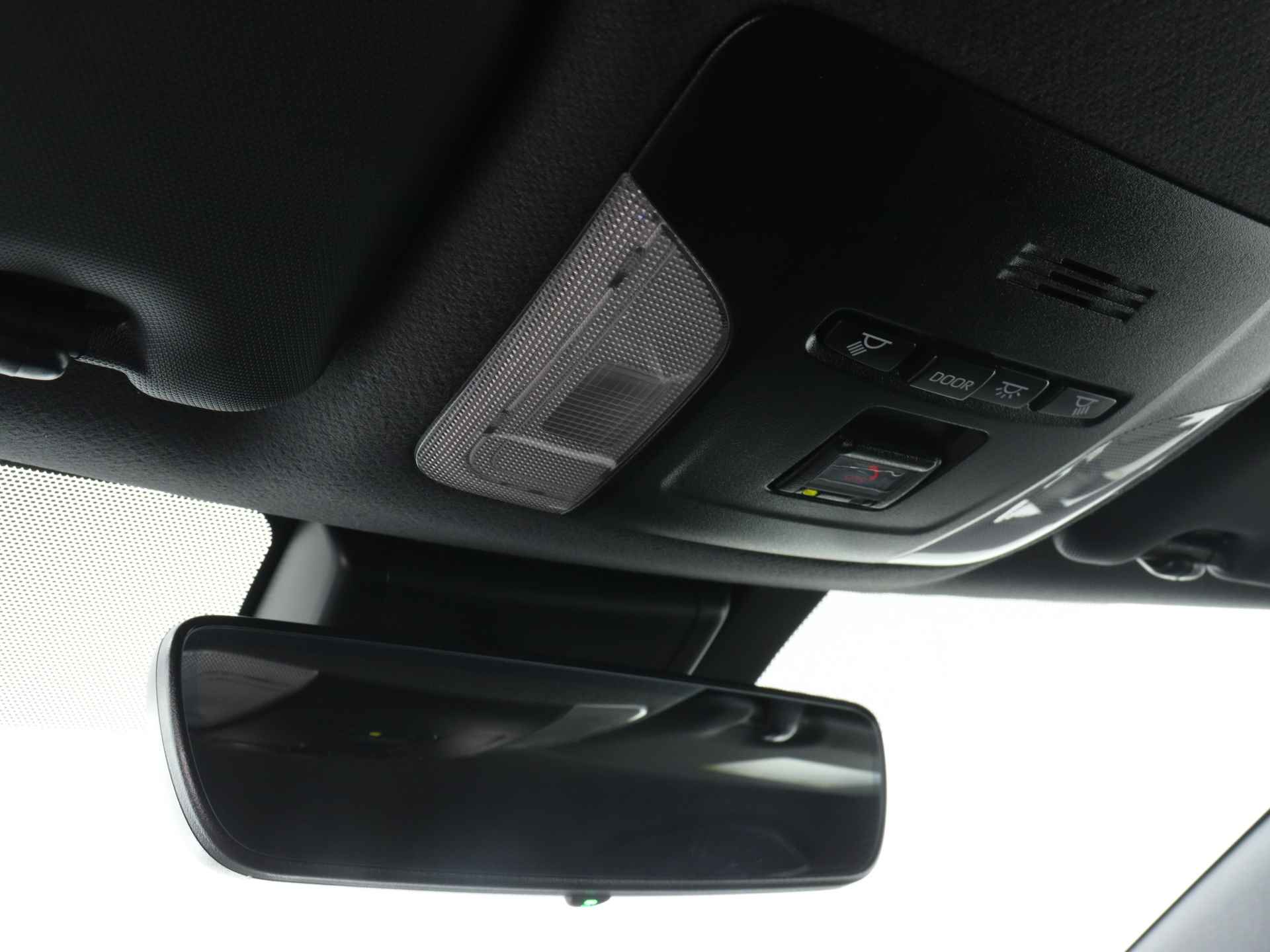 Toyota Corolla Touring Sports 1.8 Hybrid Dynamic | Navigatie | Stoelverwarming | - 32/42