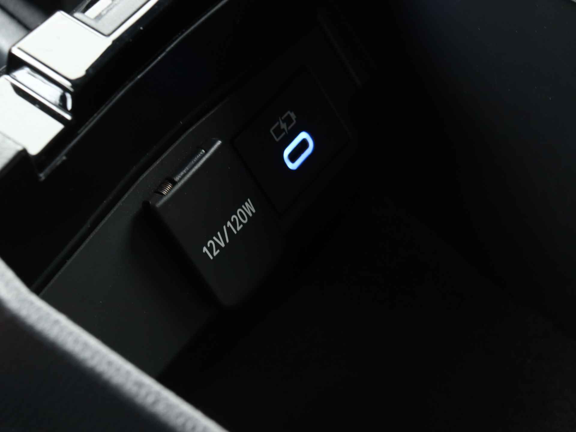 Toyota Corolla Touring Sports 1.8 Hybrid Dynamic | Navigatie | Stoelverwarming | - 36/42