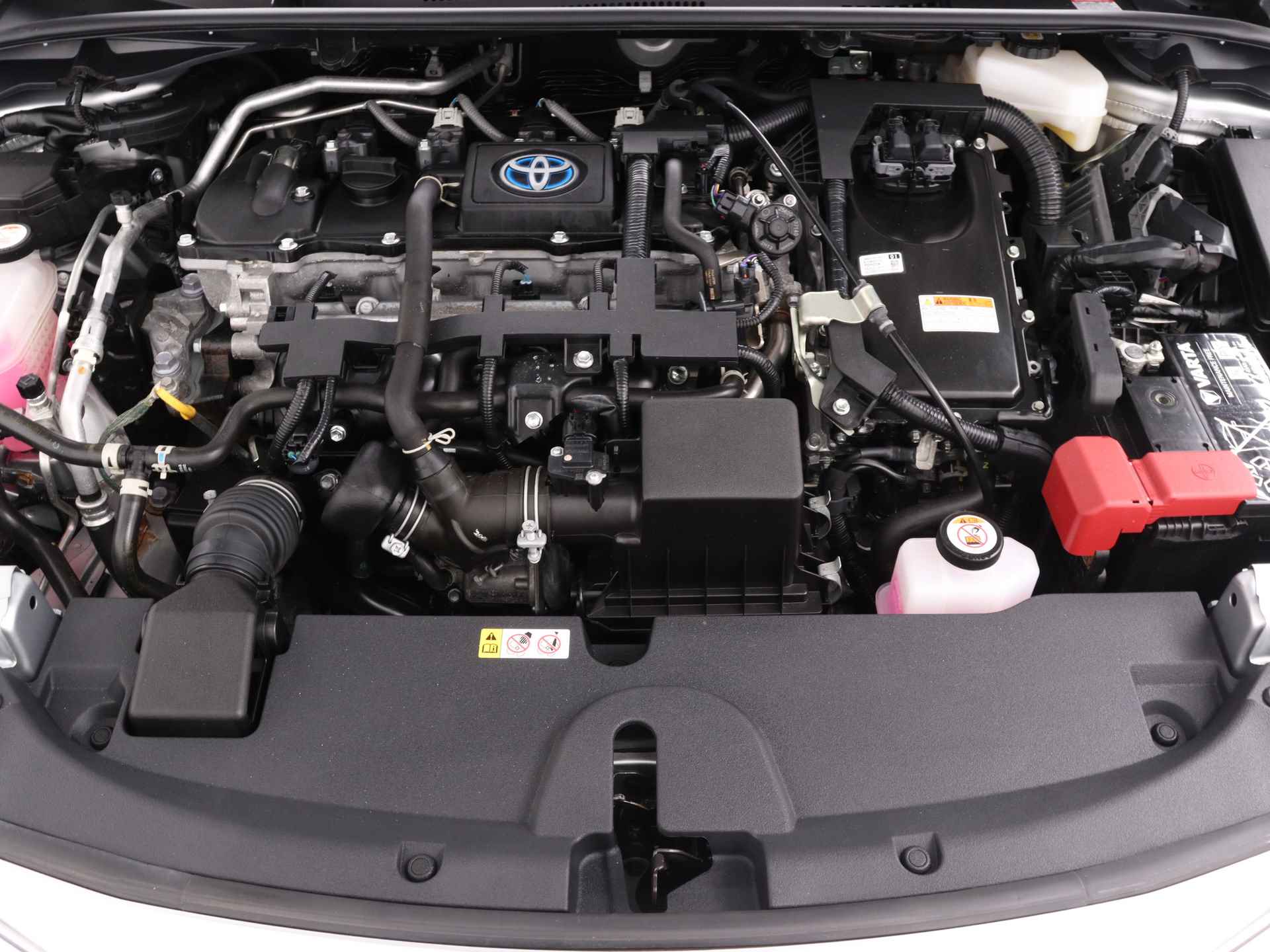 Toyota Corolla Touring Sports 1.8 Hybrid Dynamic | Navigatie | Stoelverwarming | - 40/42