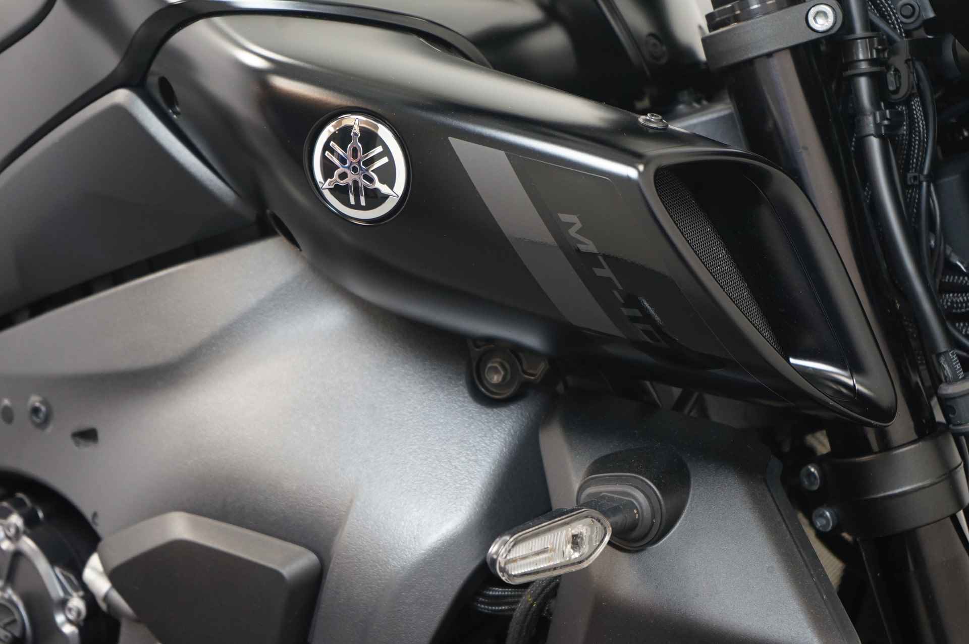 Yamaha MT-10 ABS-TCS-QS - 9/24