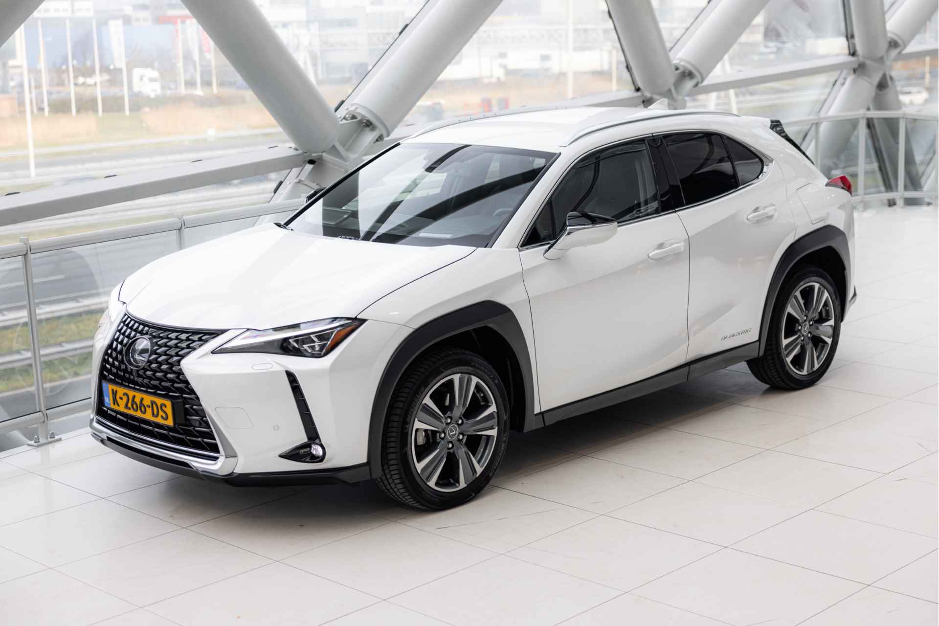 Lexus UX 300e Executive 54 kWh | Head-up display | Groot Navigatie | 360 Camera | Carplay | Mark Levinson | - 14/62